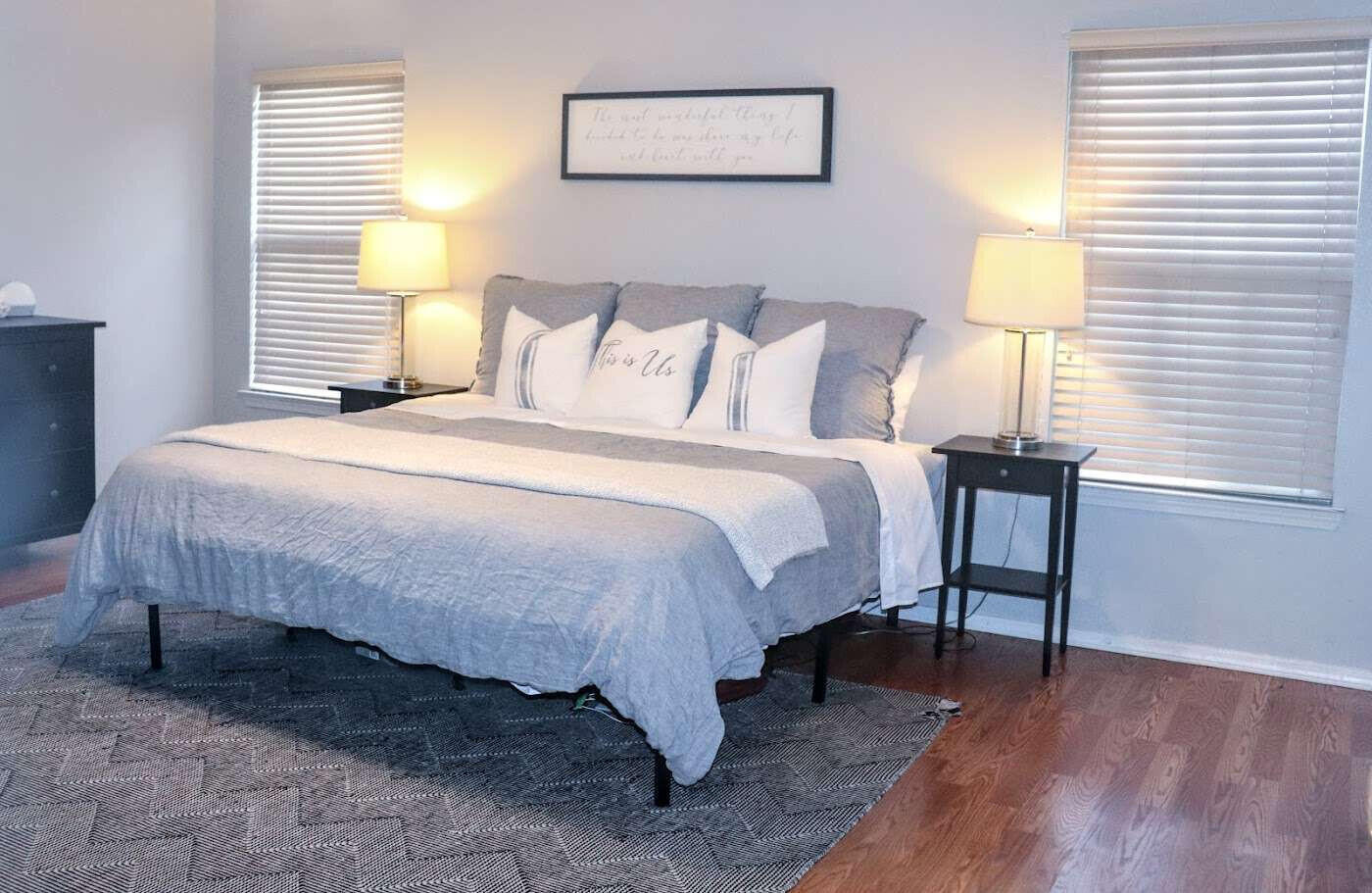 1022 N Crenshaw Ct, Visalia, CA 93291