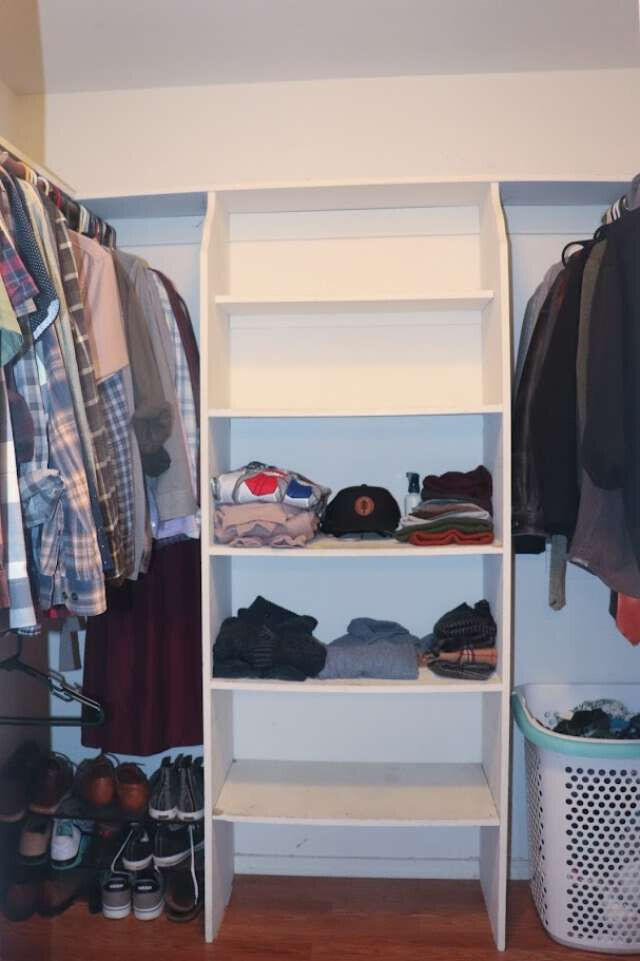 1022 N Crenshaw Ct, Visalia, CA 93291