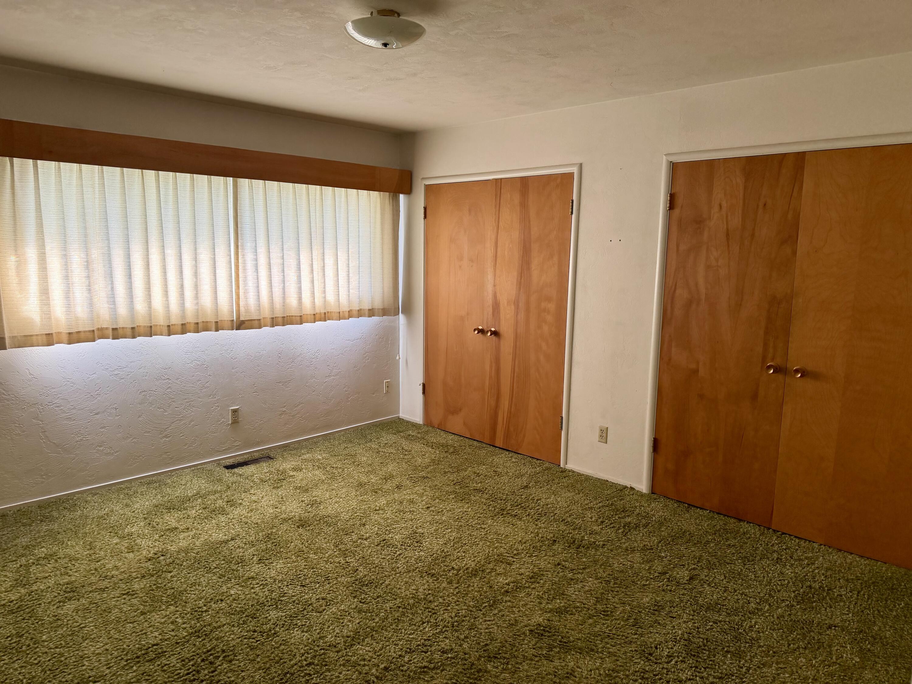 1010 S Lovers Ln, Visalia, CA 93292