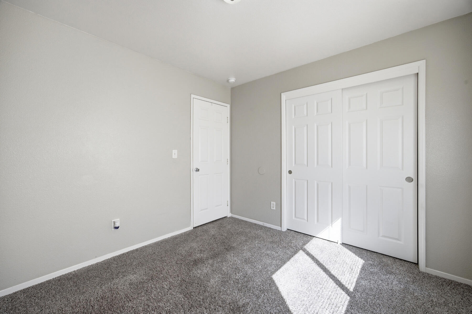 1949 N Court St, Visalia, CA 93291