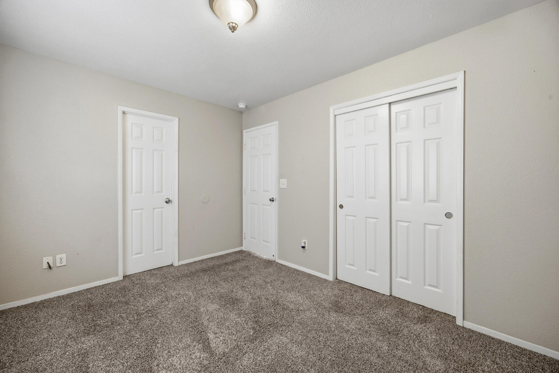 1949 N Court St, Visalia, CA 93291