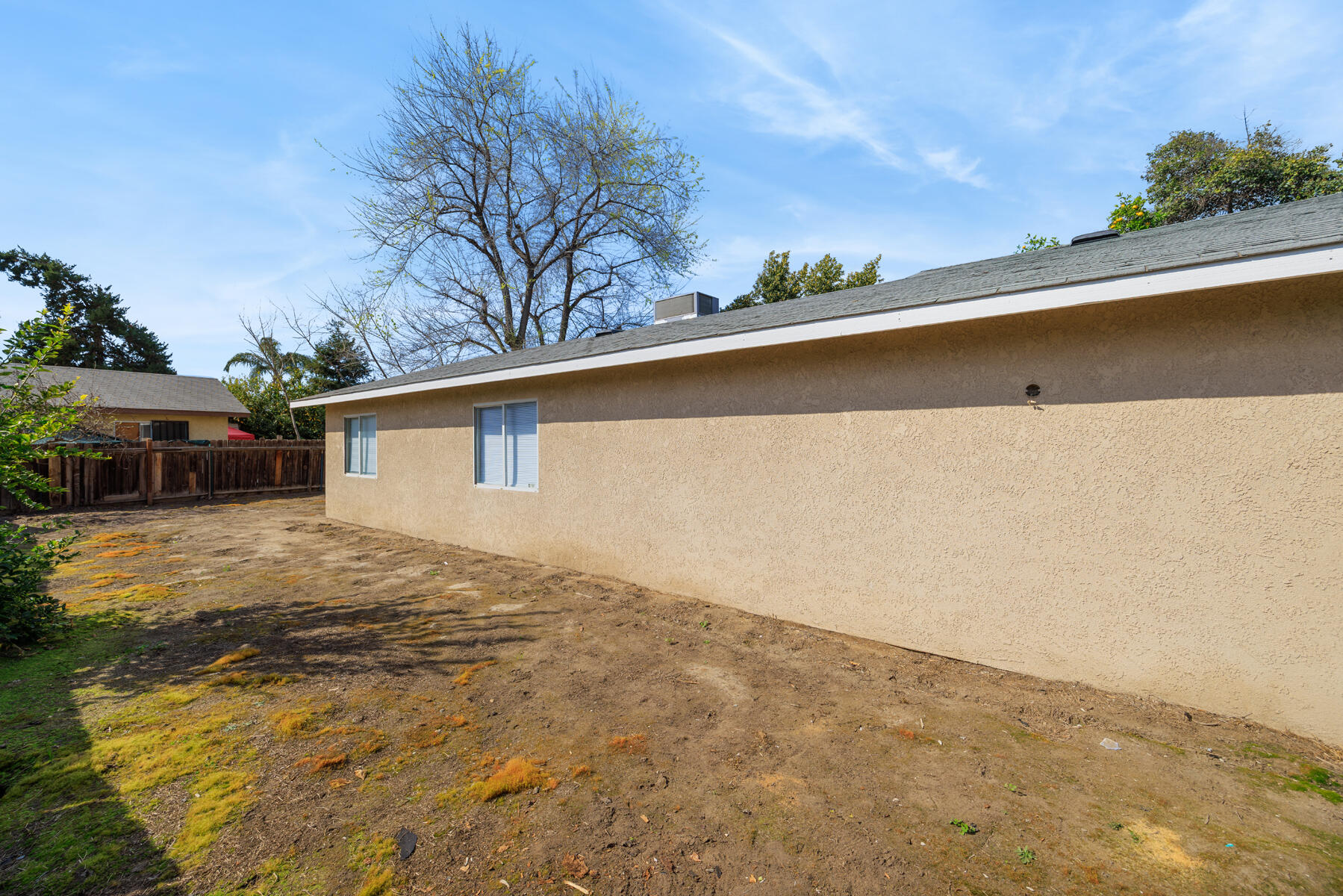 1949 N Court St, Visalia, CA 93291