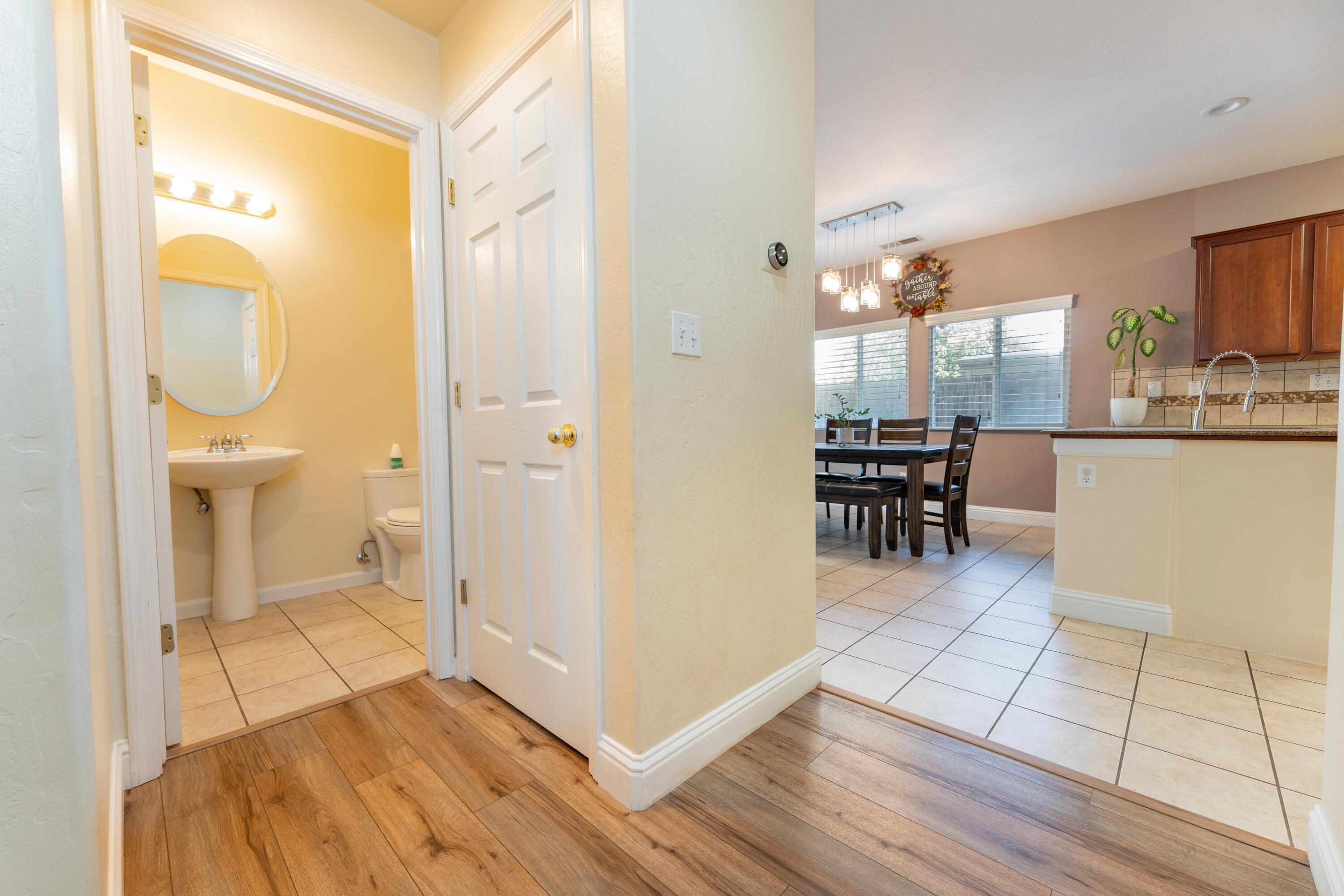 2945 S Arkle St, Visalia, CA 93292