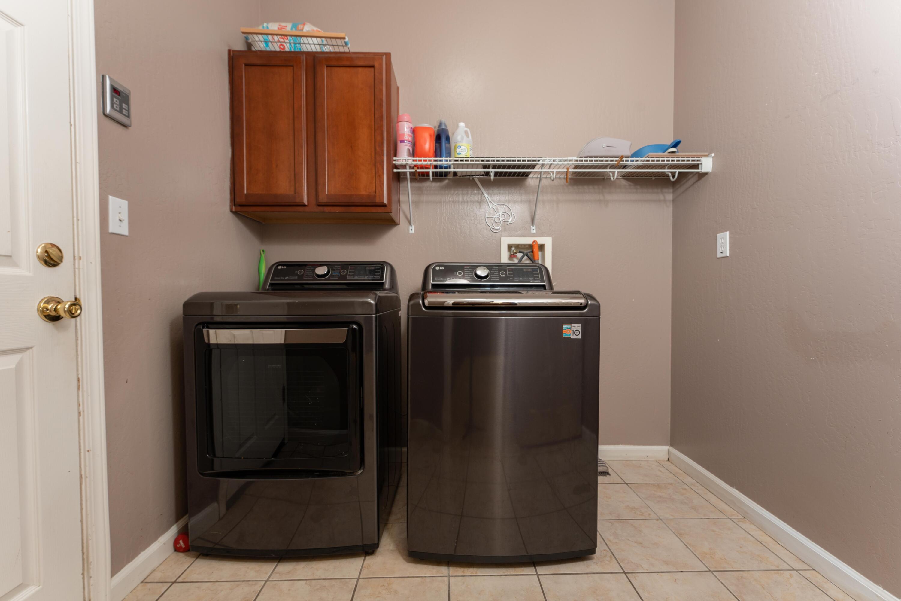 2945 S Arkle St, Visalia, CA 93292