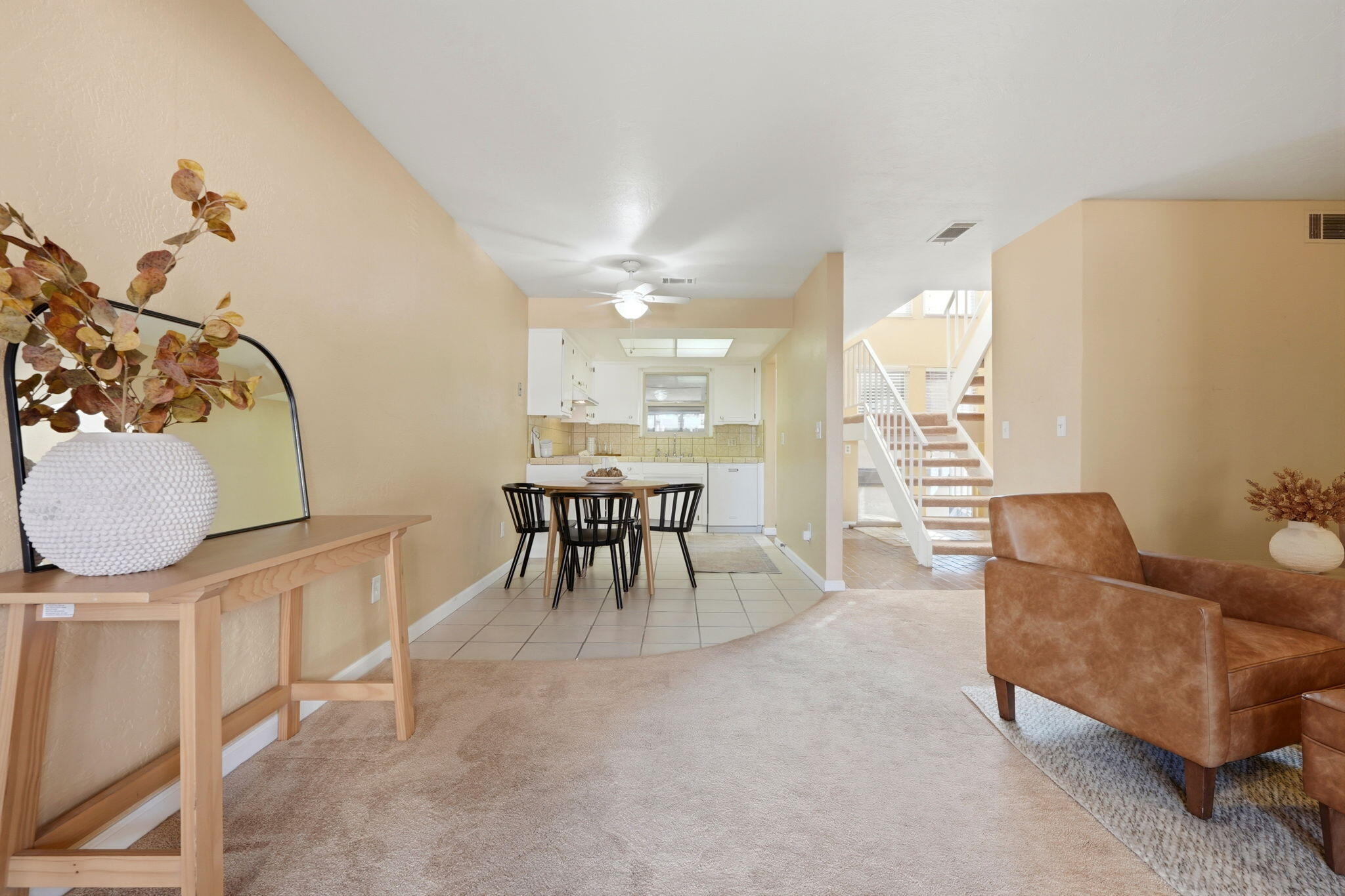 1142 N Gem St, Tulare, CA 93274