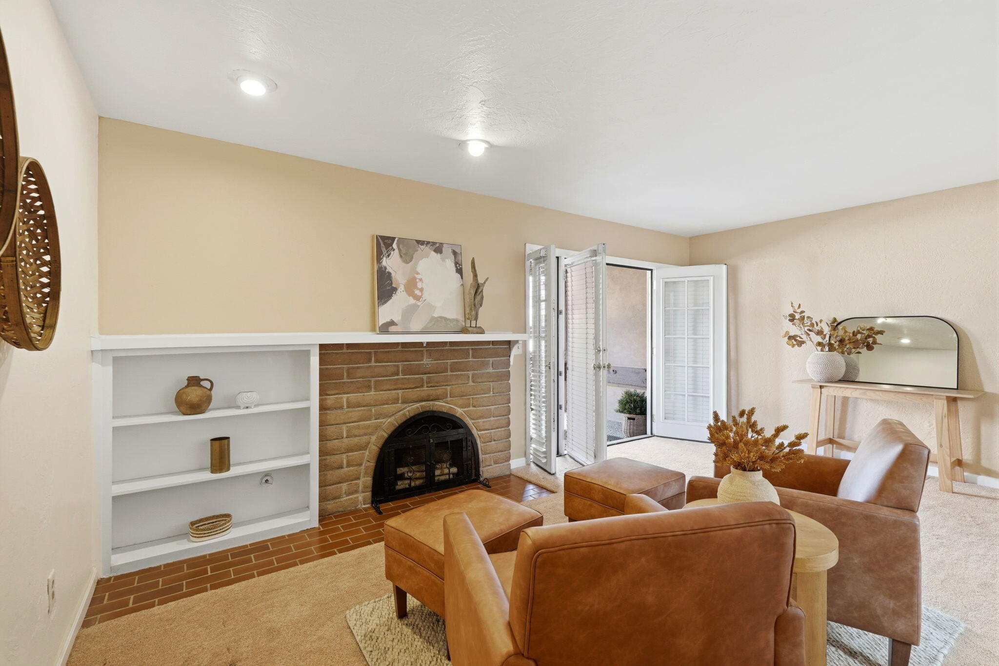 1142 N Gem St, Tulare, CA 93274