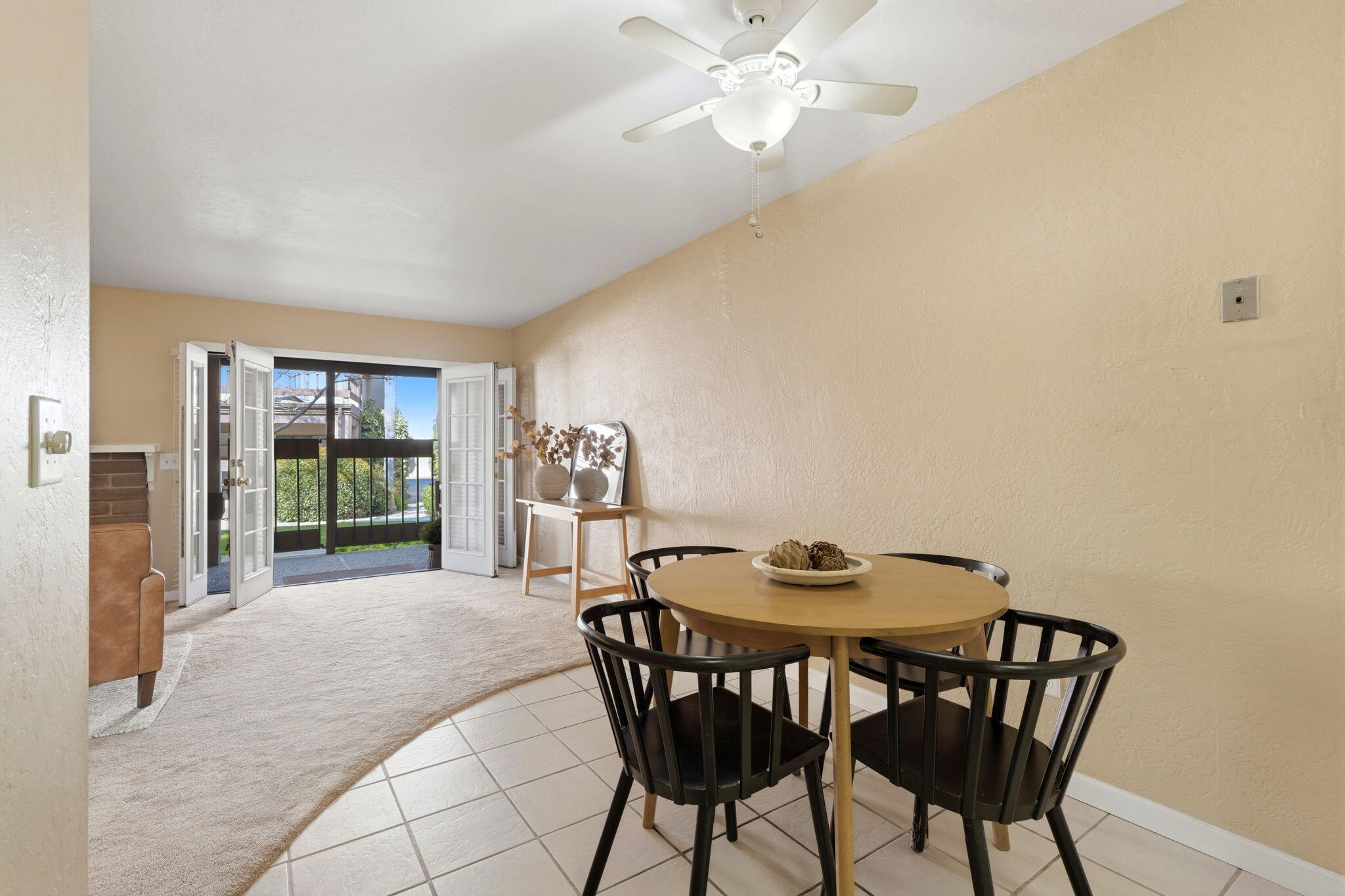 1142 N Gem St, Tulare, CA 93274