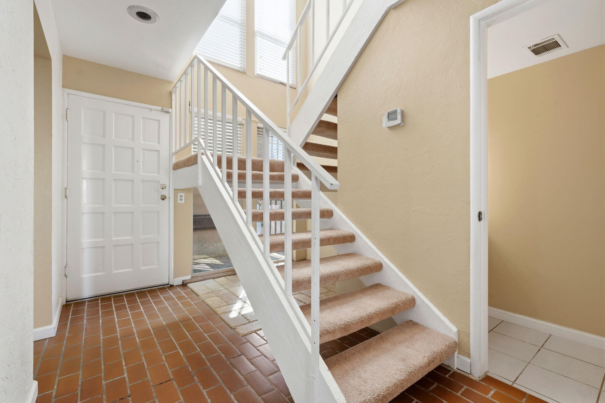 1142 N Gem St, Tulare, CA 93274