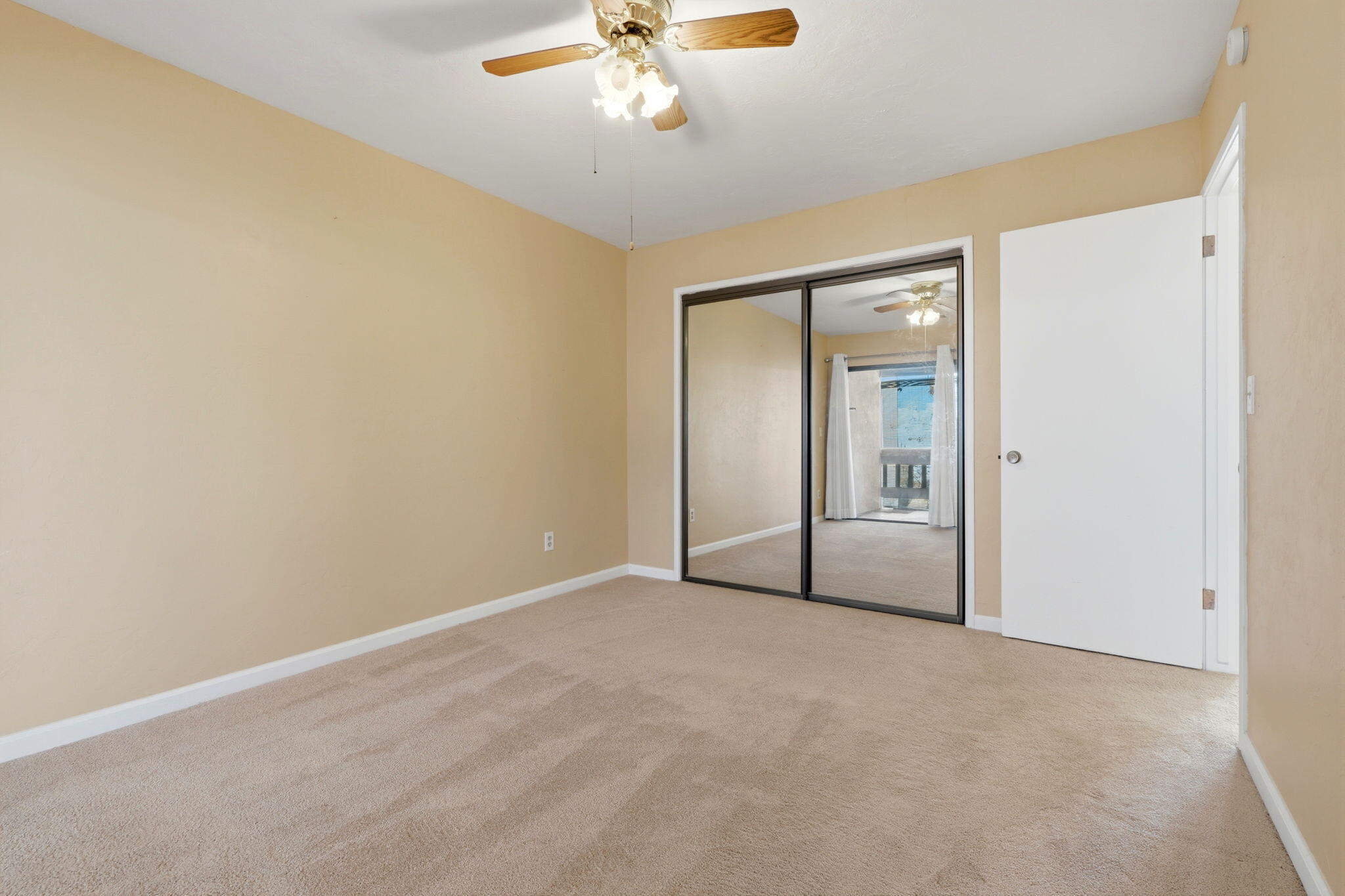 1142 N Gem St, Tulare, CA 93274