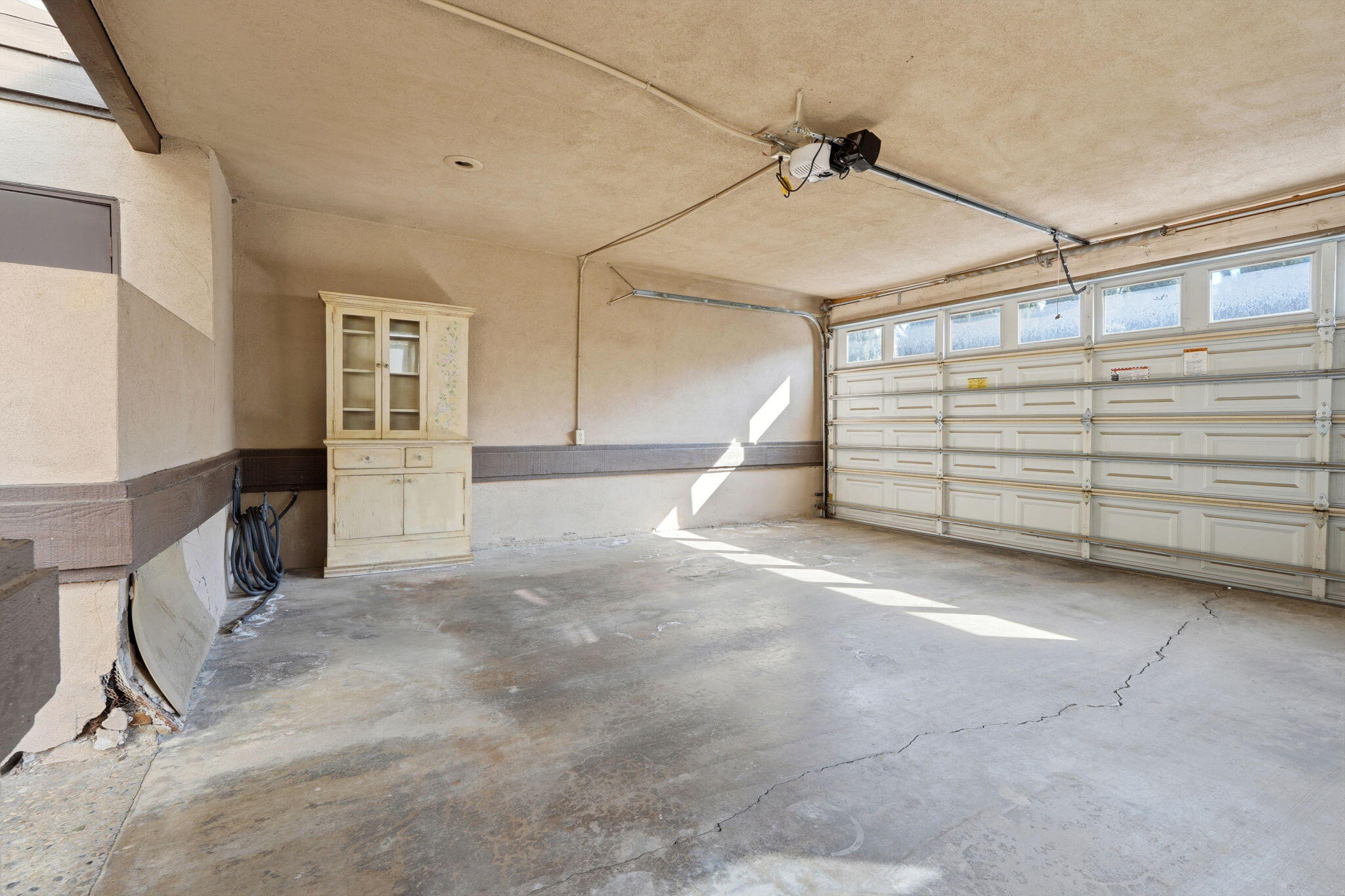 1142 N Gem St, Tulare, CA 93274