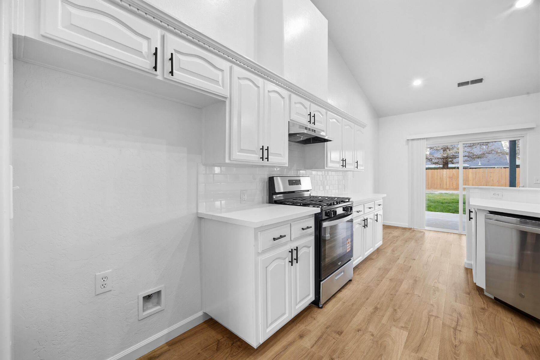 467 Atwood Ave, Exeter, CA 93221