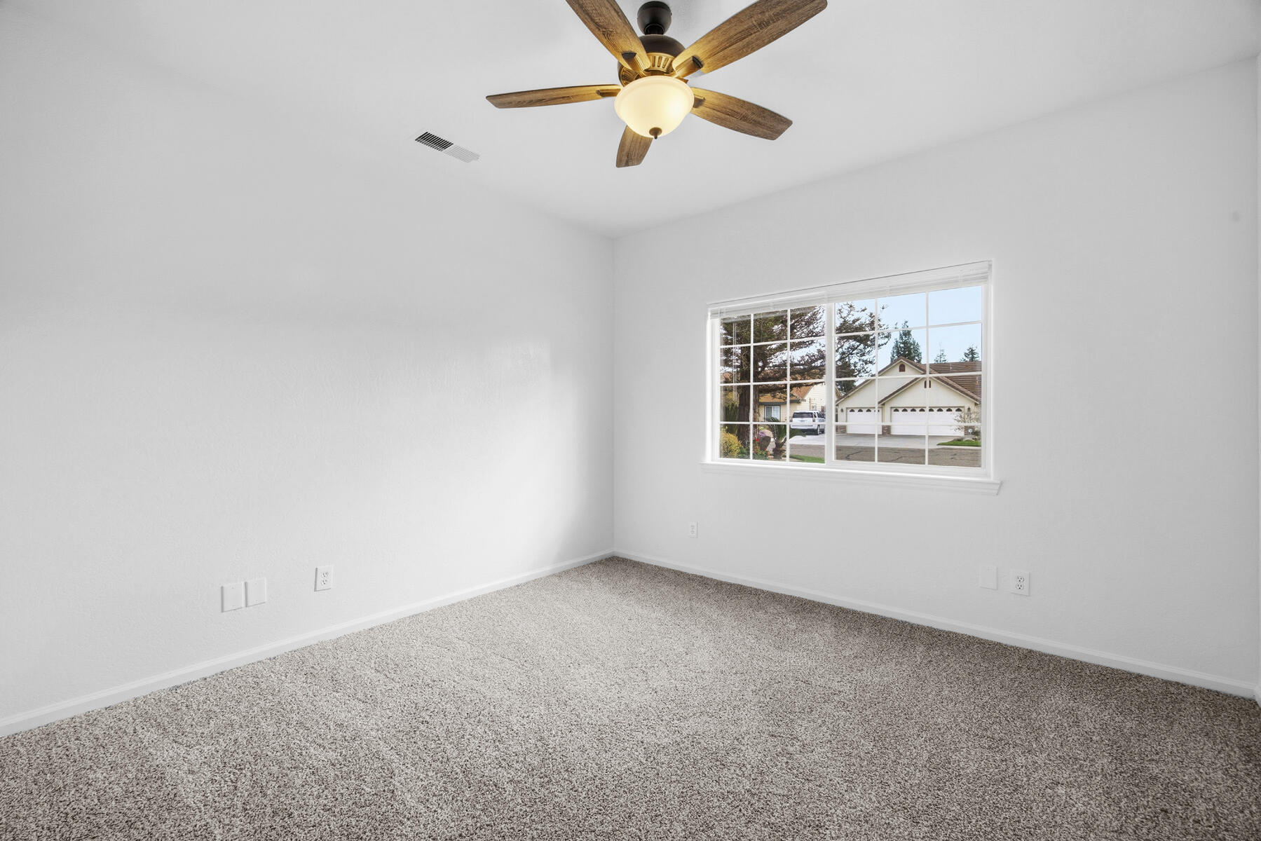 467 Atwood Ave, Exeter, CA 93221