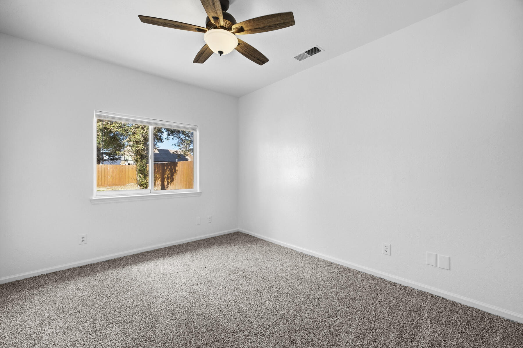 467 Atwood Ave, Exeter, CA 93221