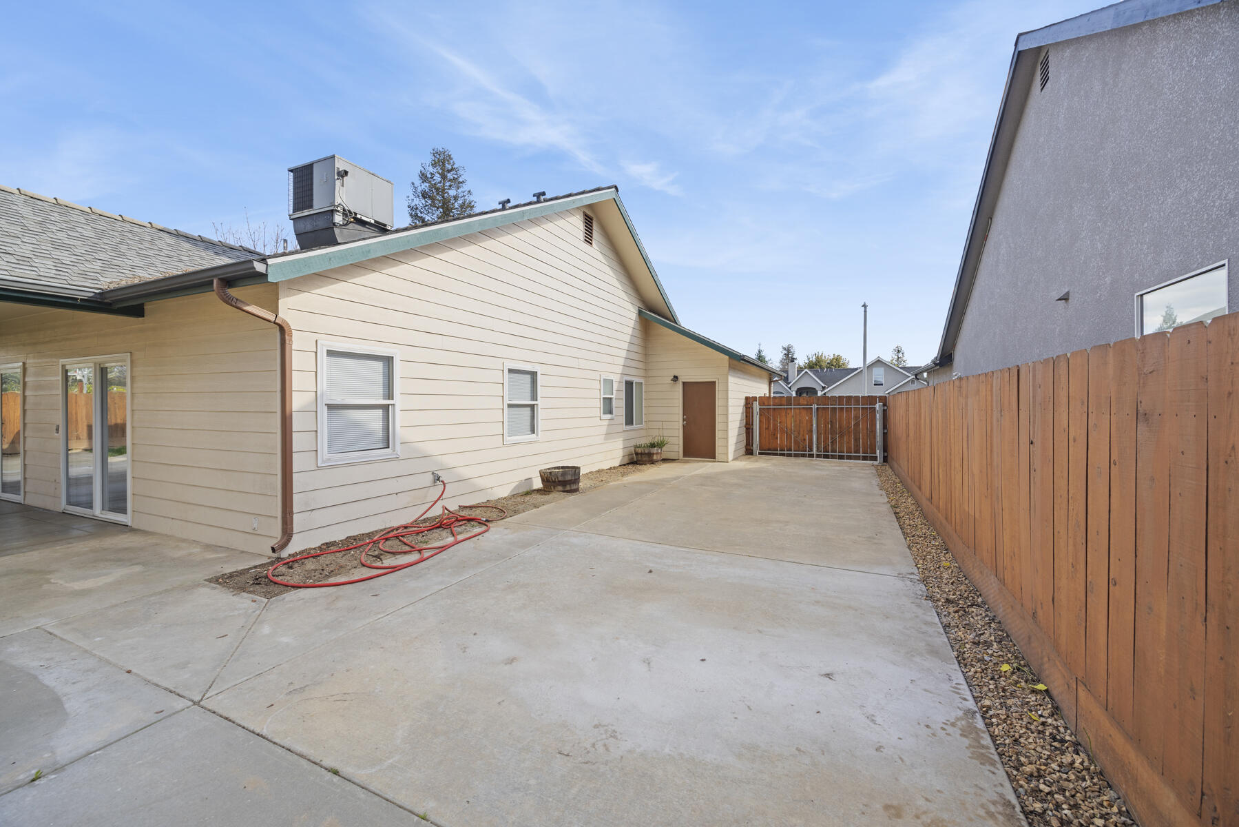 467 Atwood Ave, Exeter, CA 93221