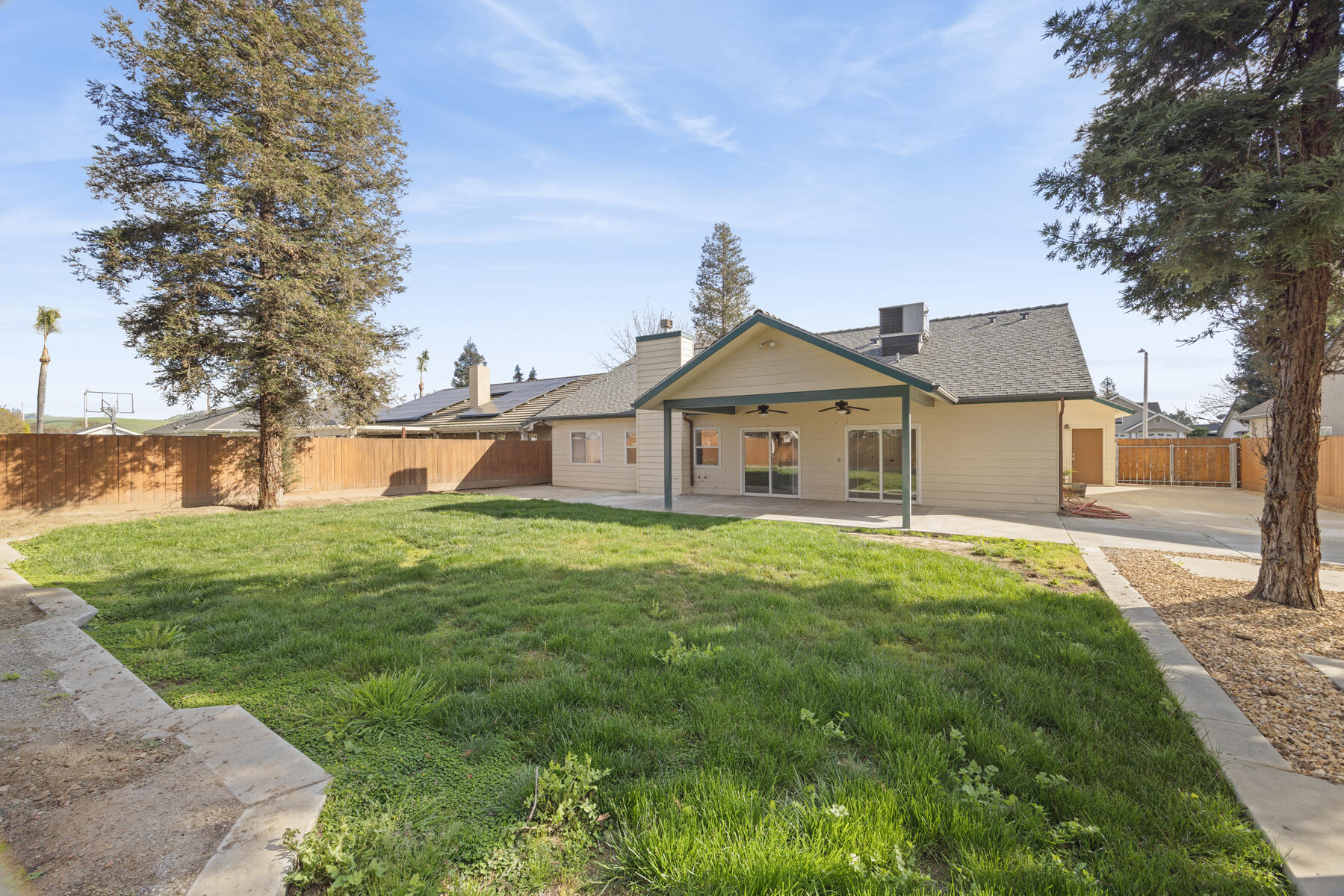 467 Atwood Ave, Exeter, CA 93221
