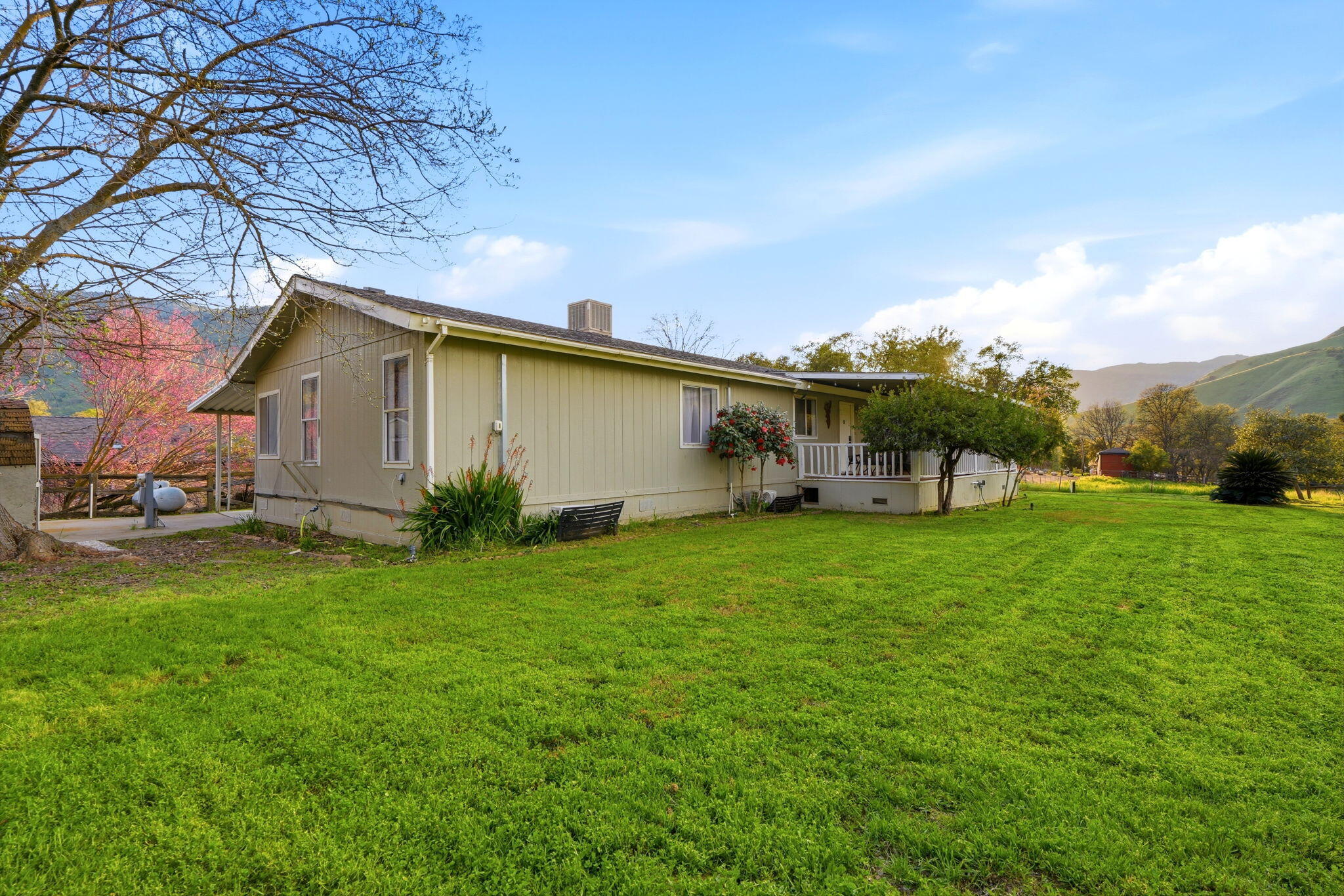 40709 Old Three Rivers Rd, Three Rivers, CA 93271