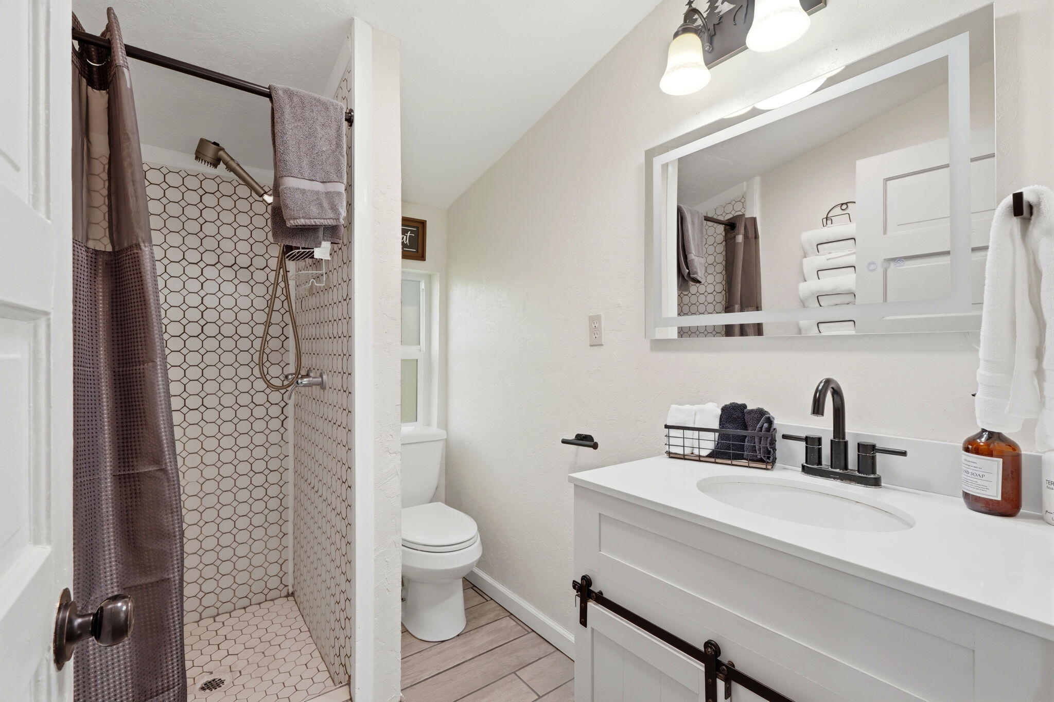 40709 Old Three Rivers Rd, Three Rivers, CA 93271