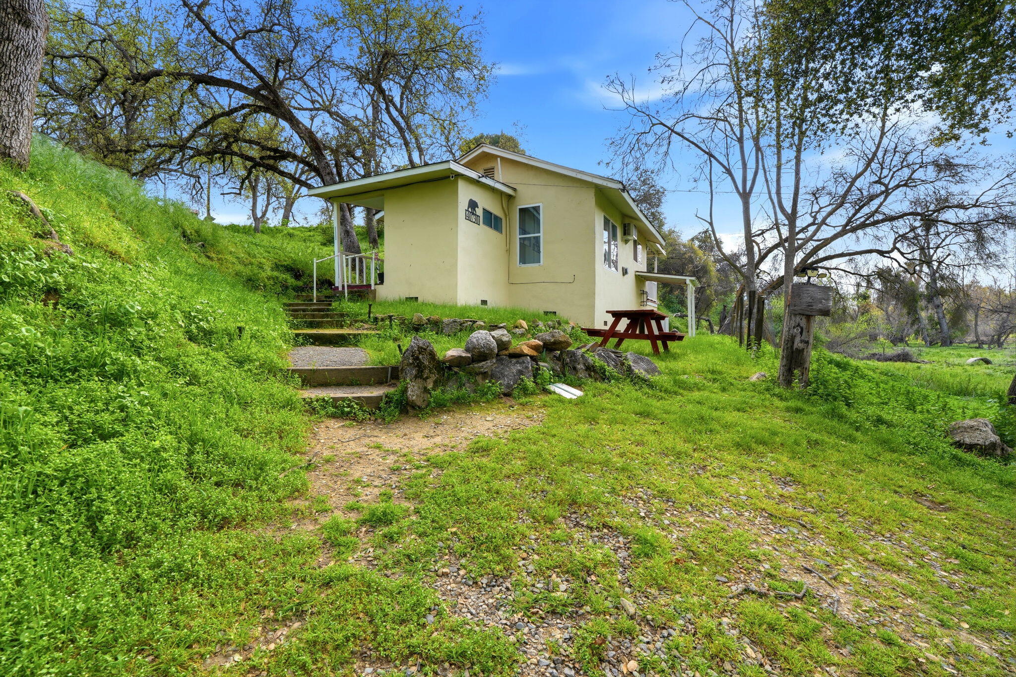 40709 Old Three Rivers Rd, Three Rivers, CA 93271