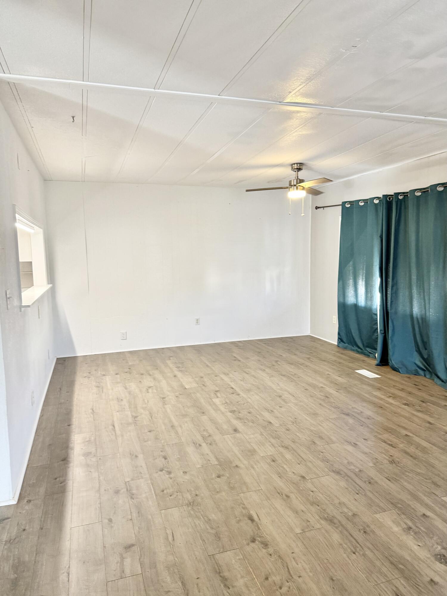 2627 W Midvalley Ave, Visalia, CA 93277