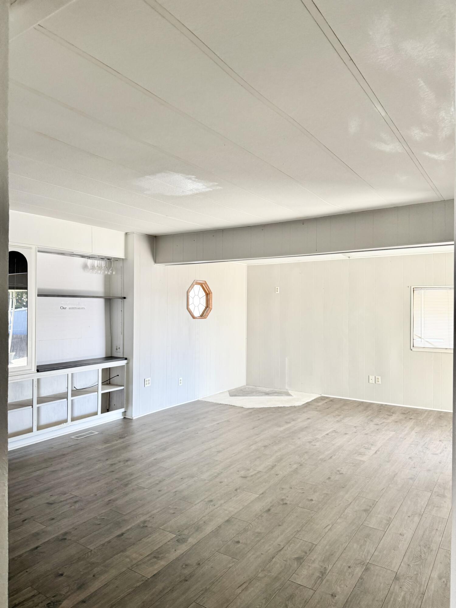 2627 W Midvalley Ave, Visalia, CA 93277