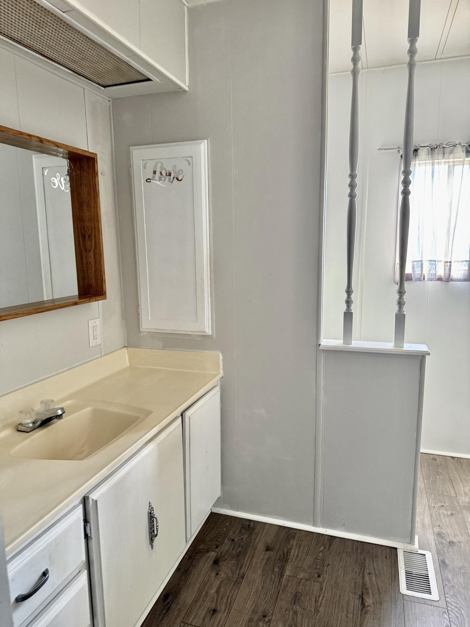 2627 W Midvalley Ave, Visalia, CA 93277