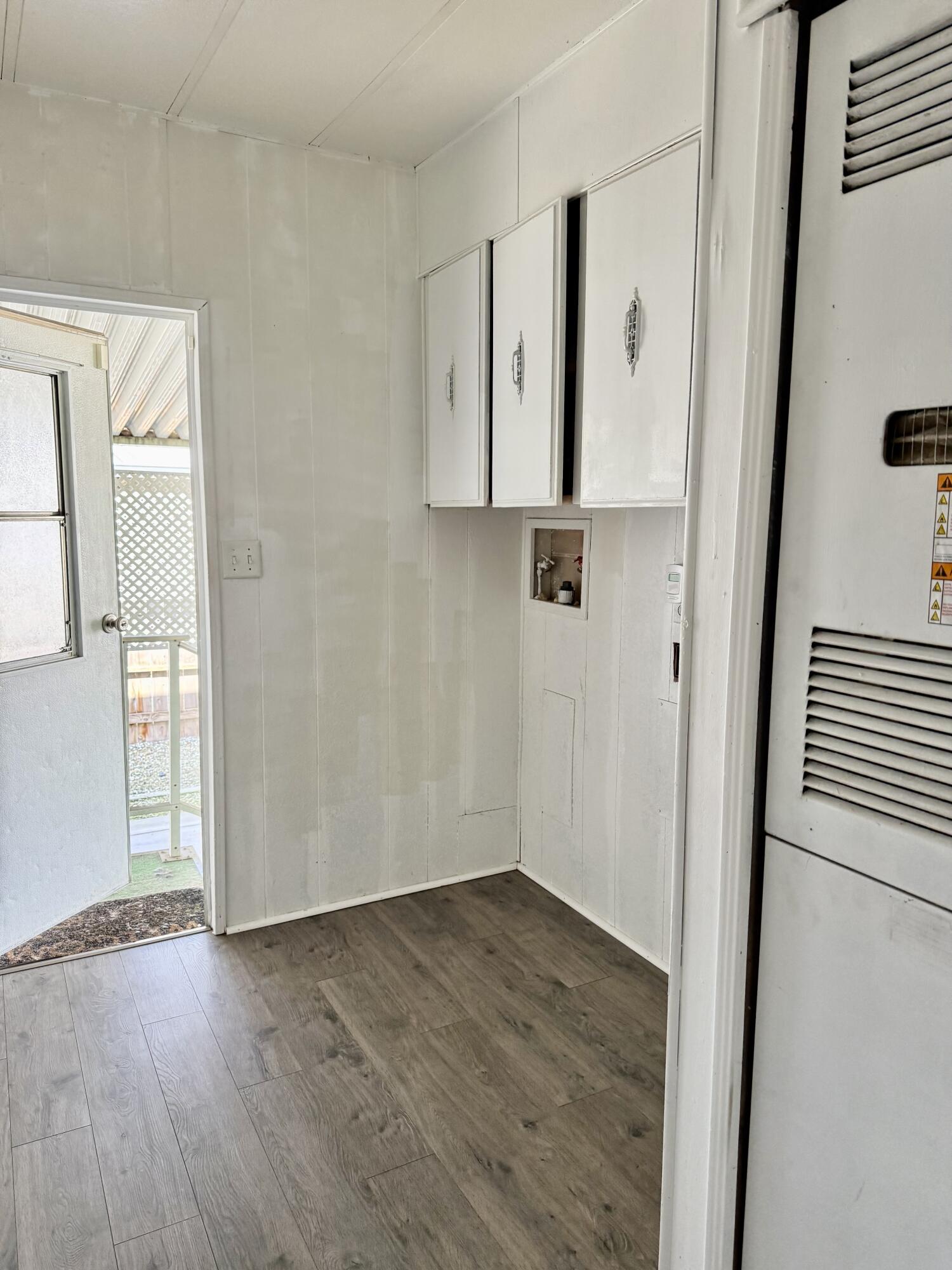 2627 W Midvalley Ave, Visalia, CA 93277