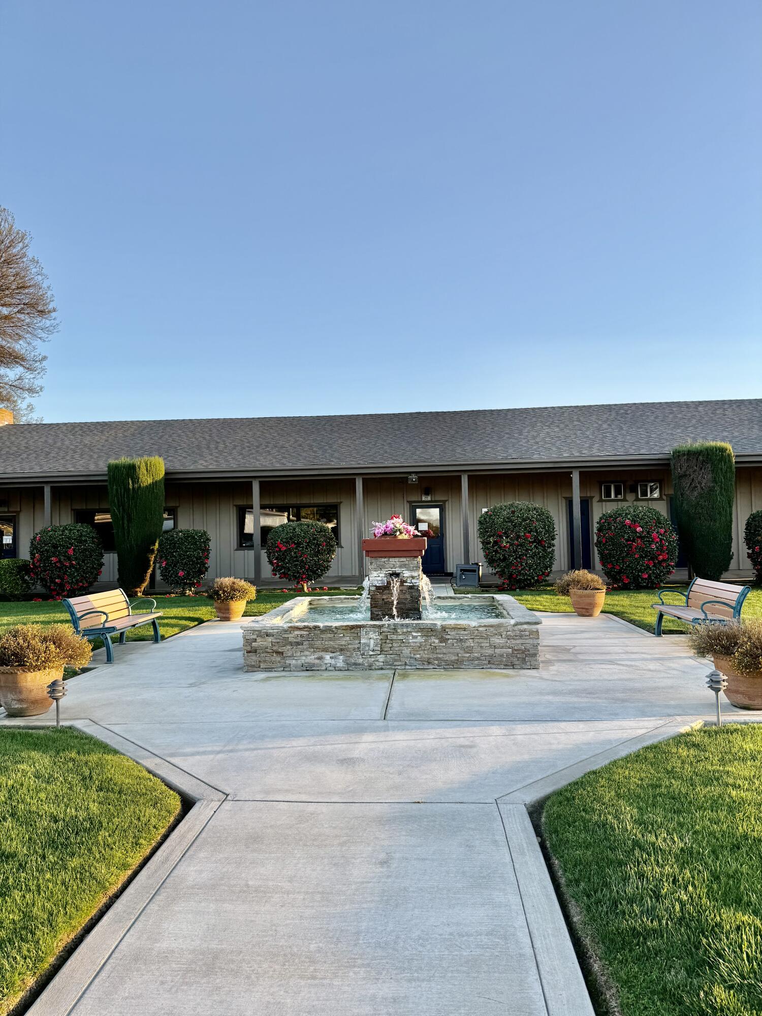 2627 W Midvalley Ave, Visalia, CA 93277