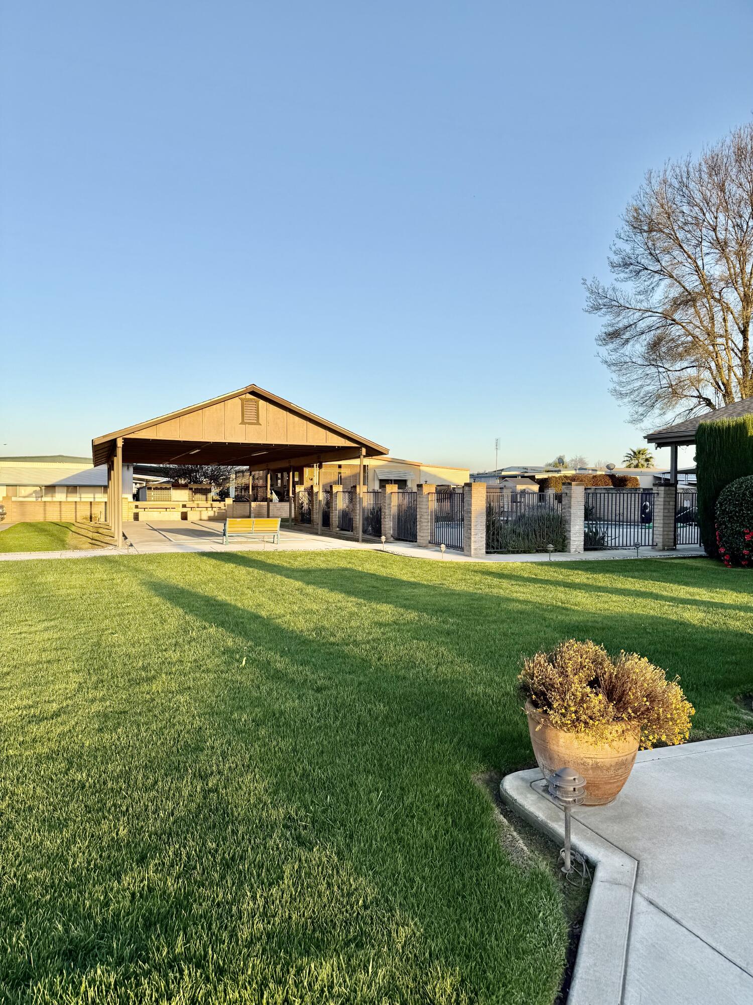 2627 W Midvalley Ave, Visalia, CA 93277