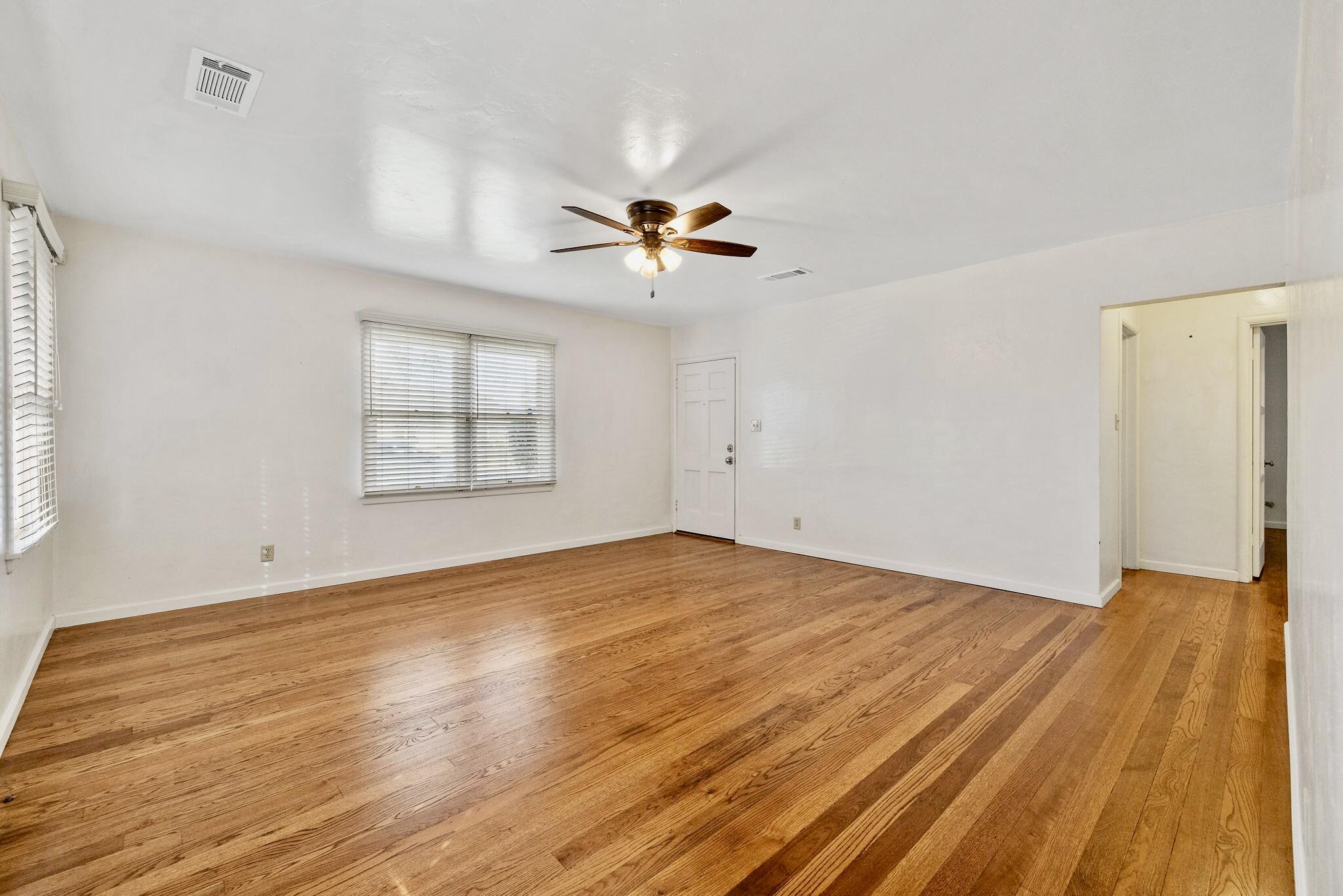 807 W Grove Ave, Visalia, CA 93291