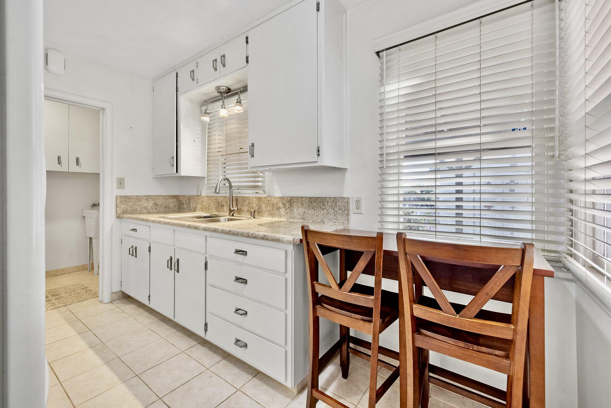 807 W Grove Ave, Visalia, CA 93291