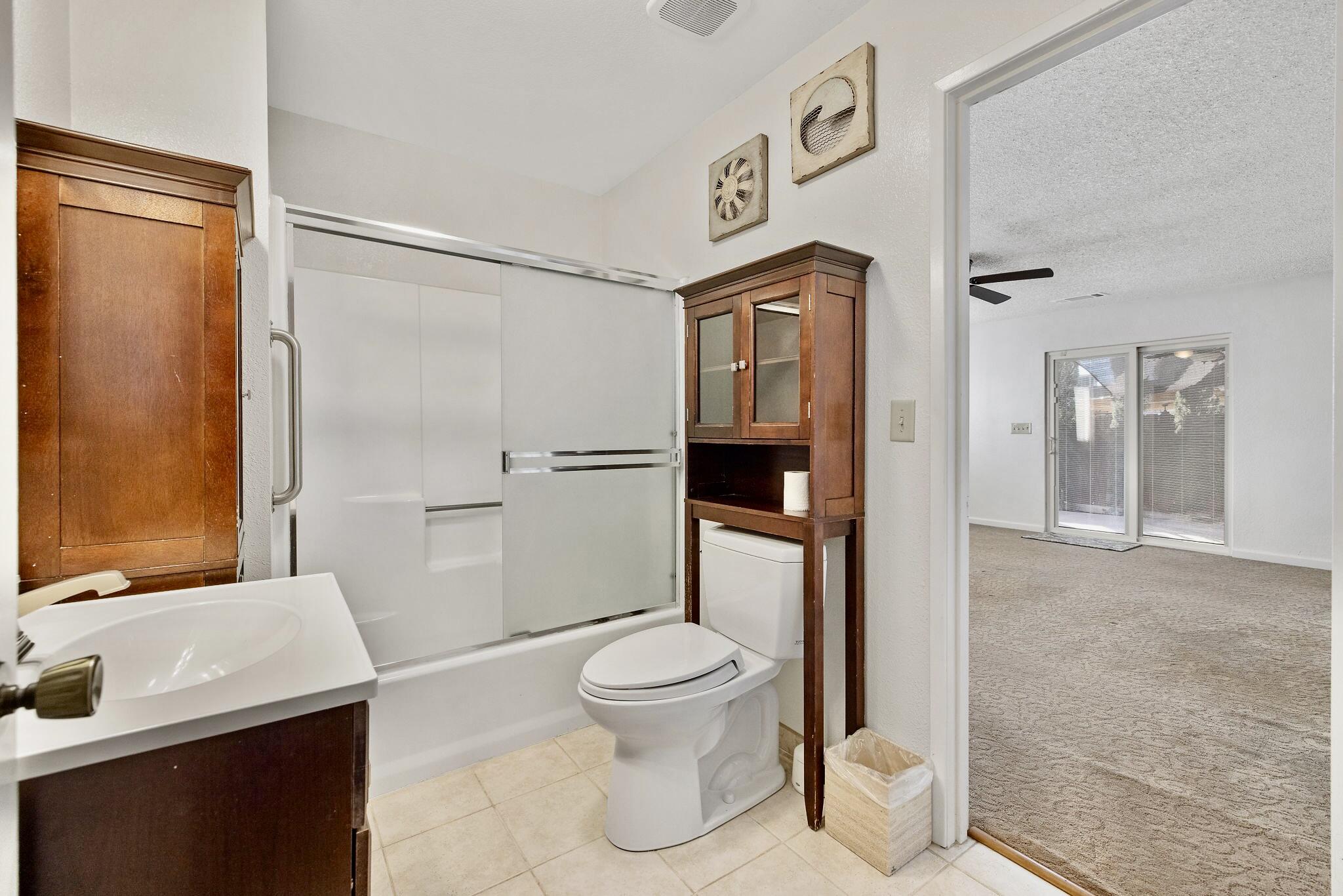 807 W Grove Ave, Visalia, CA 93291