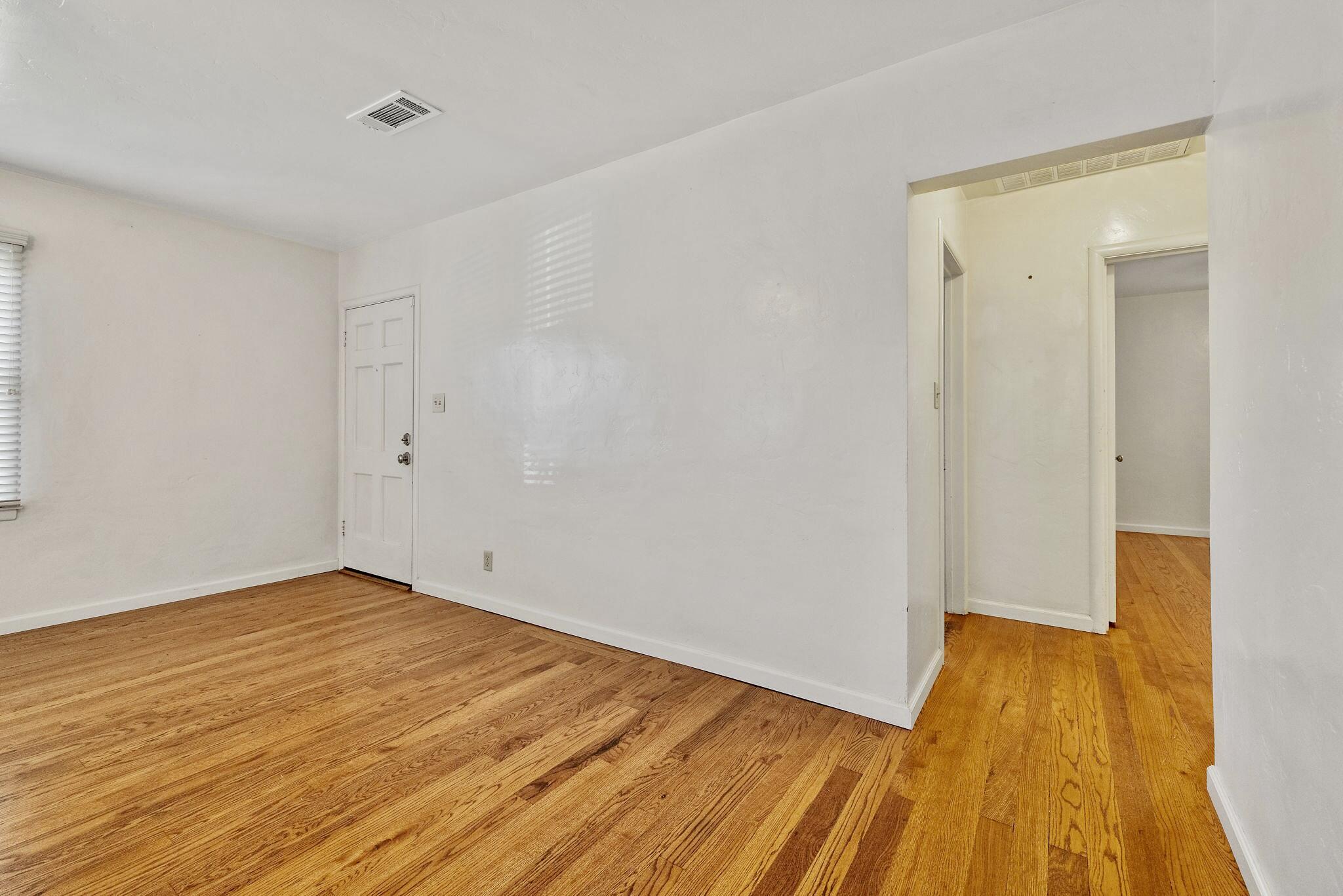 807 W Grove Ave, Visalia, CA 93291