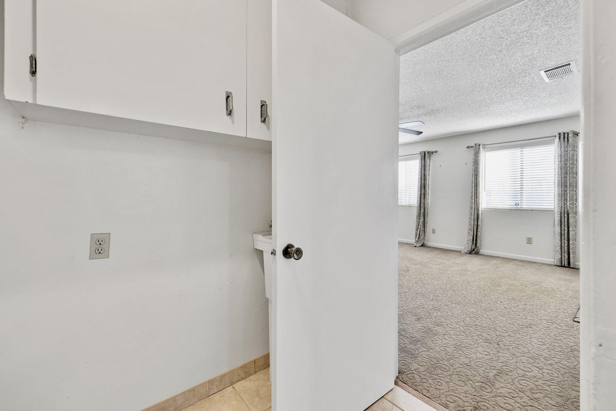 807 W Grove Ave, Visalia, CA 93291