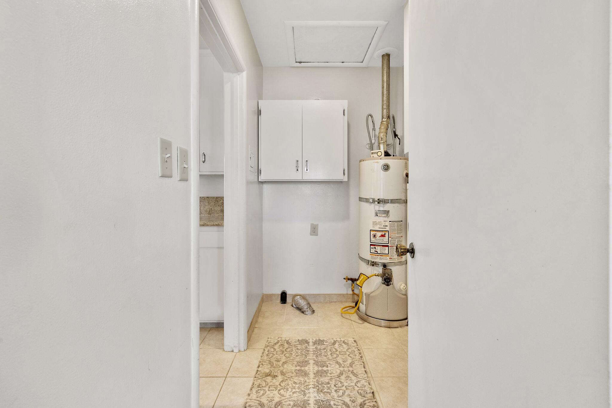 807 W Grove Ave, Visalia, CA 93291