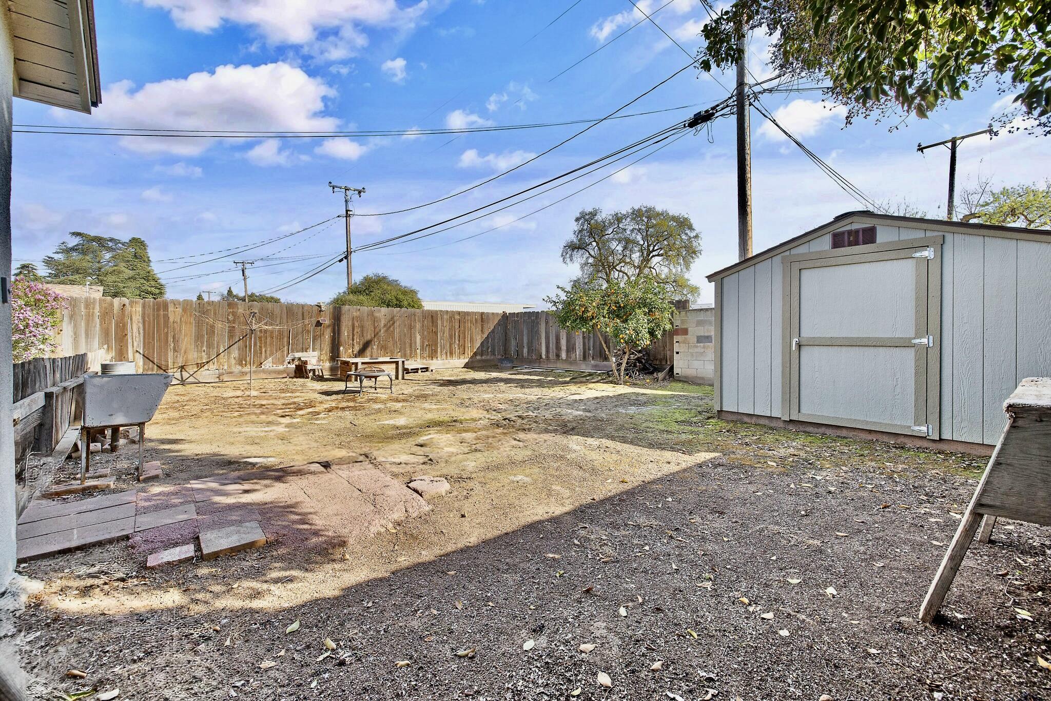 807 W Grove Ave, Visalia, CA 93291