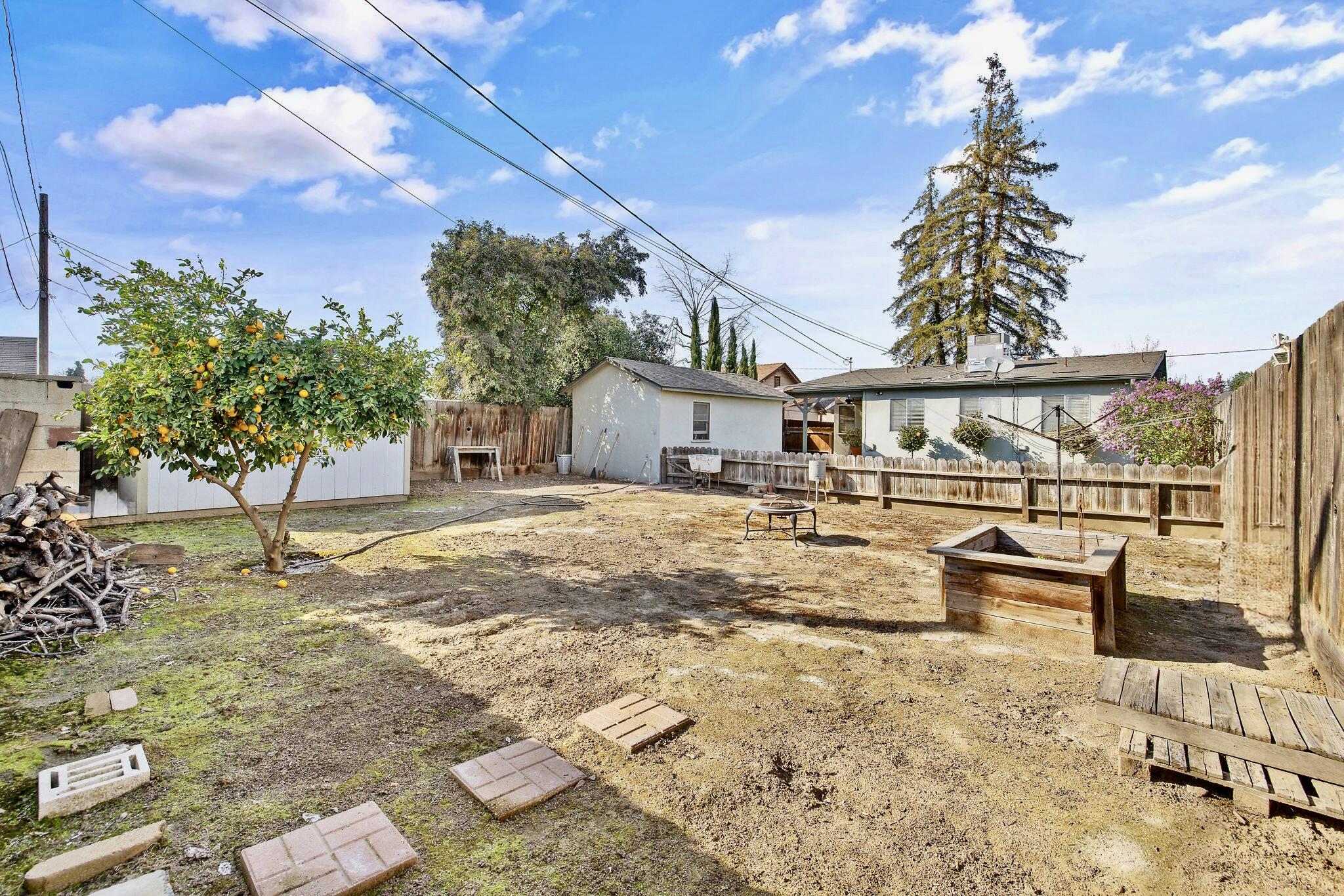 807 W Grove Ave, Visalia, CA 93291