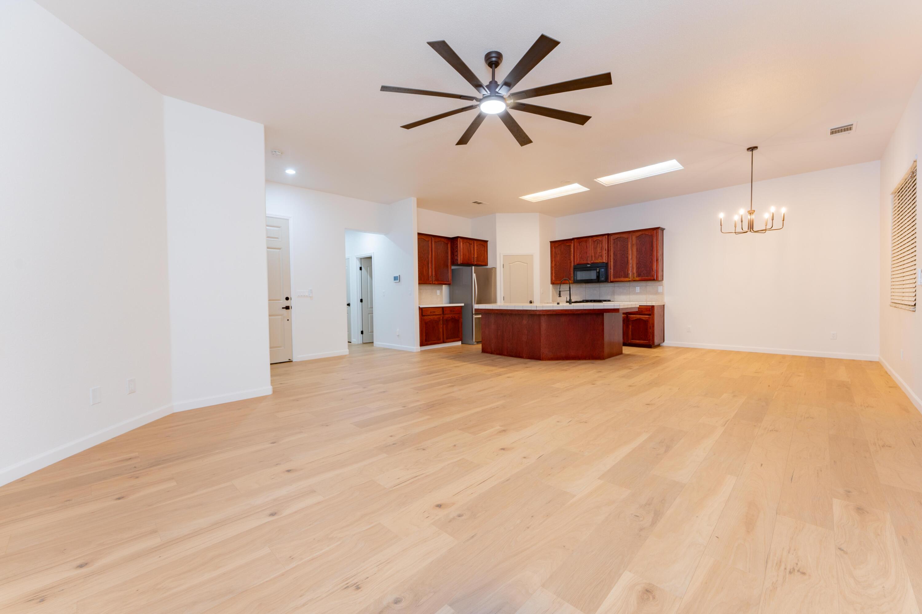 1360 N Jennifer Way, Porterville, CA 93257