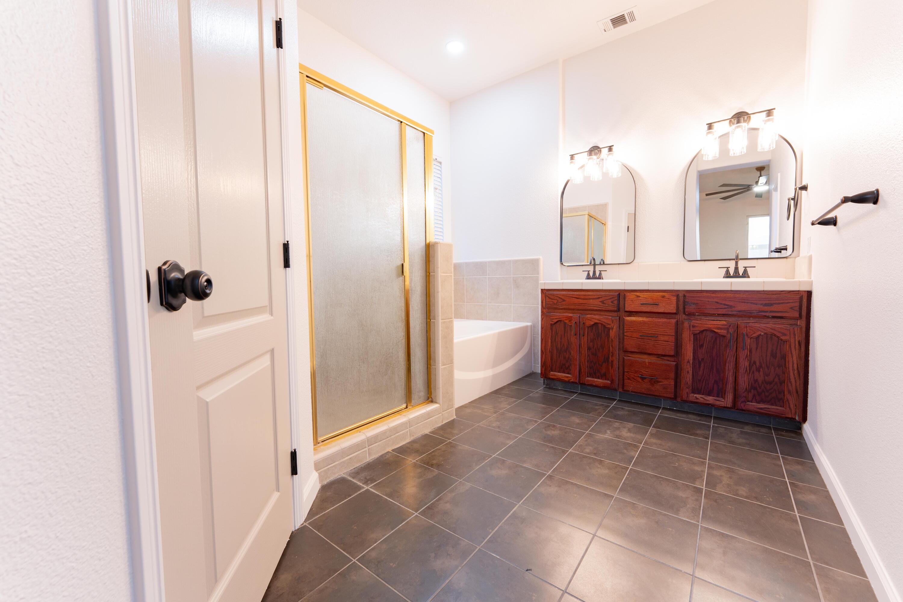 1360 N Jennifer Way, Porterville, CA 93257