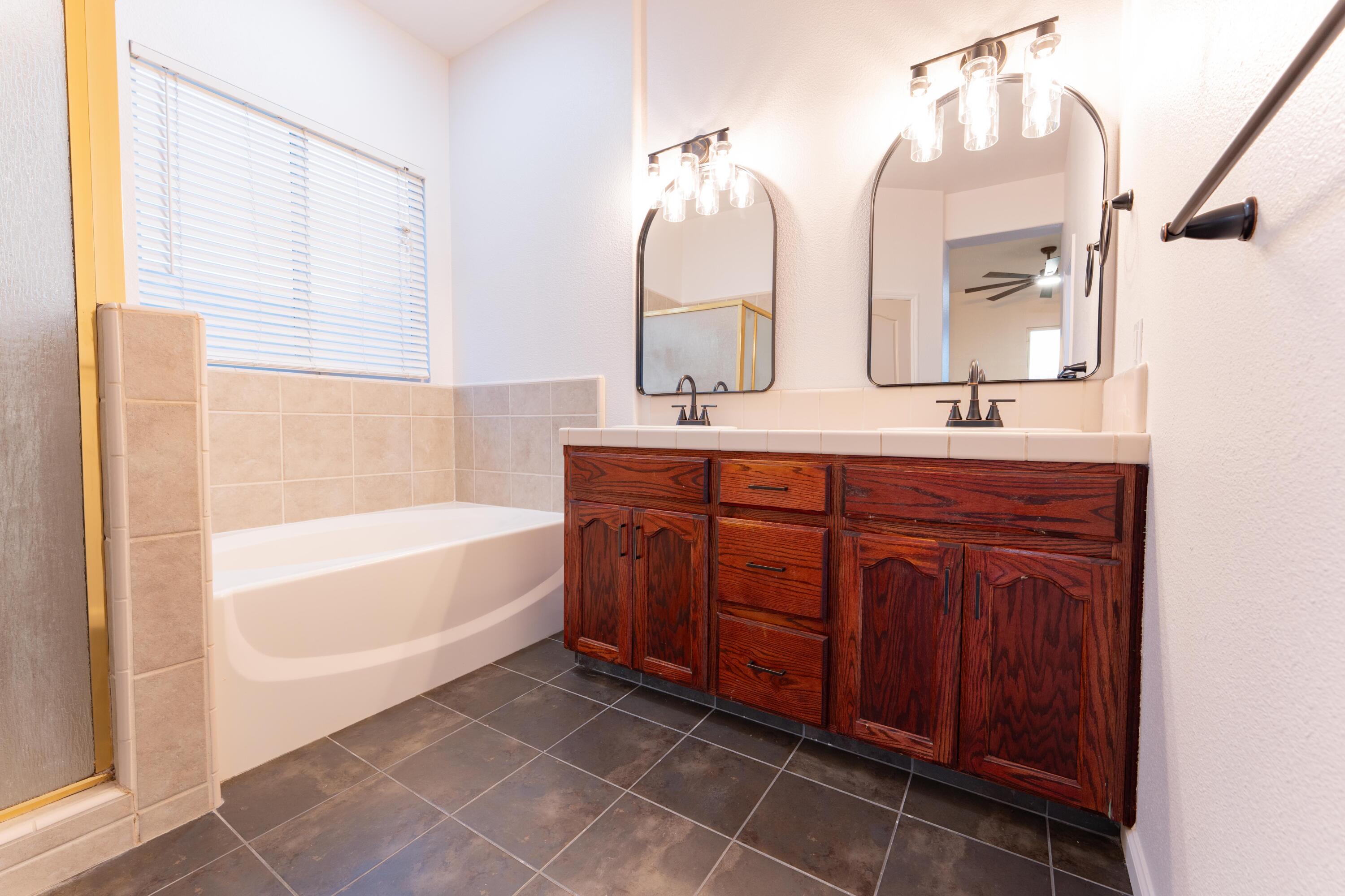 1360 N Jennifer Way, Porterville, CA 93257