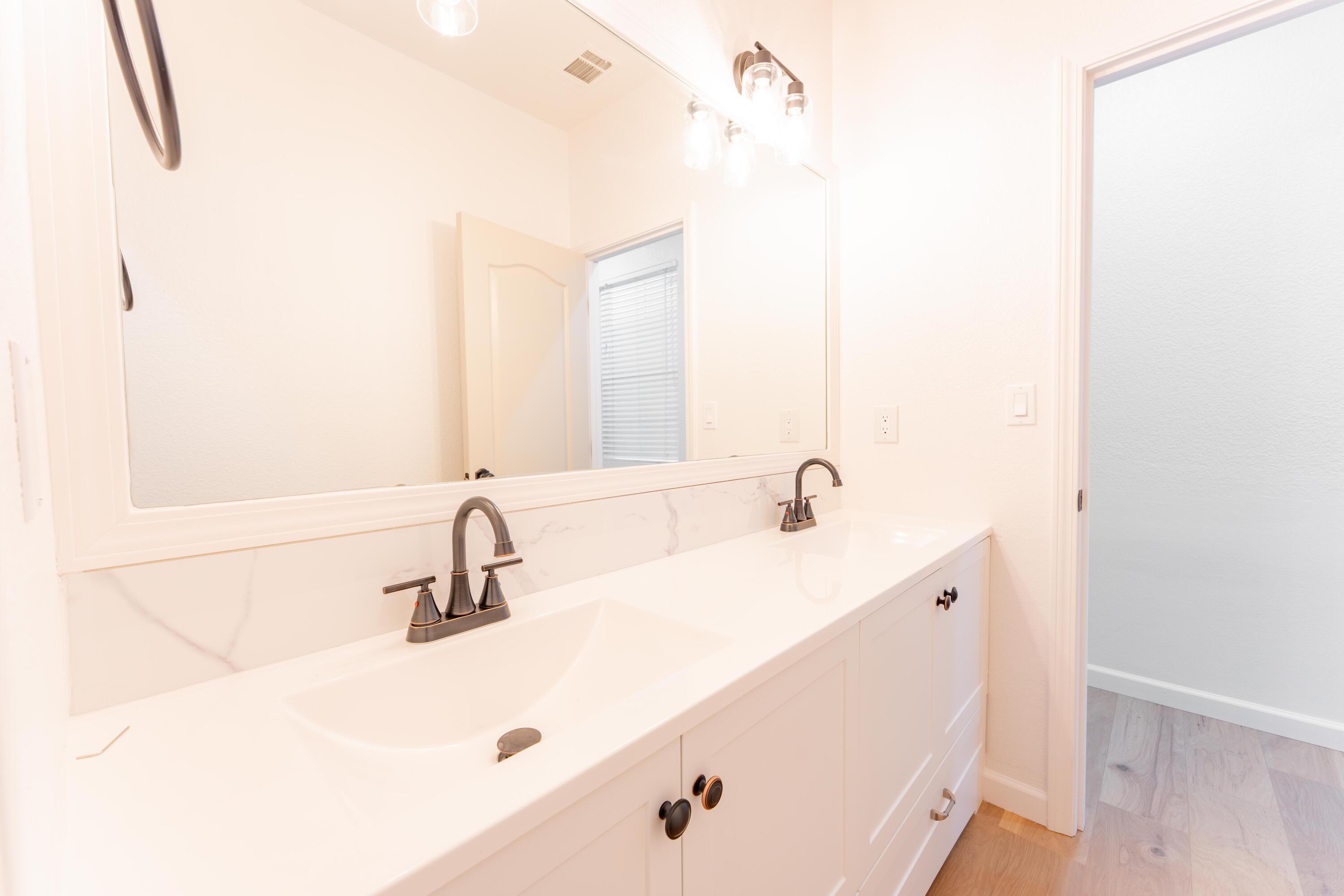 1360 N Jennifer Way, Porterville, CA 93257