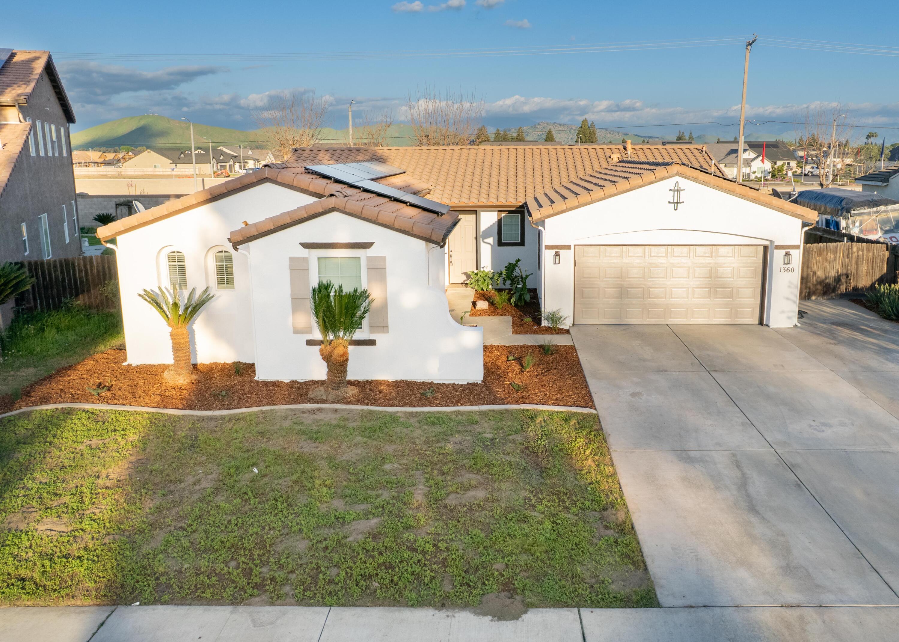 1360 N Jennifer Way, Porterville, CA 93257