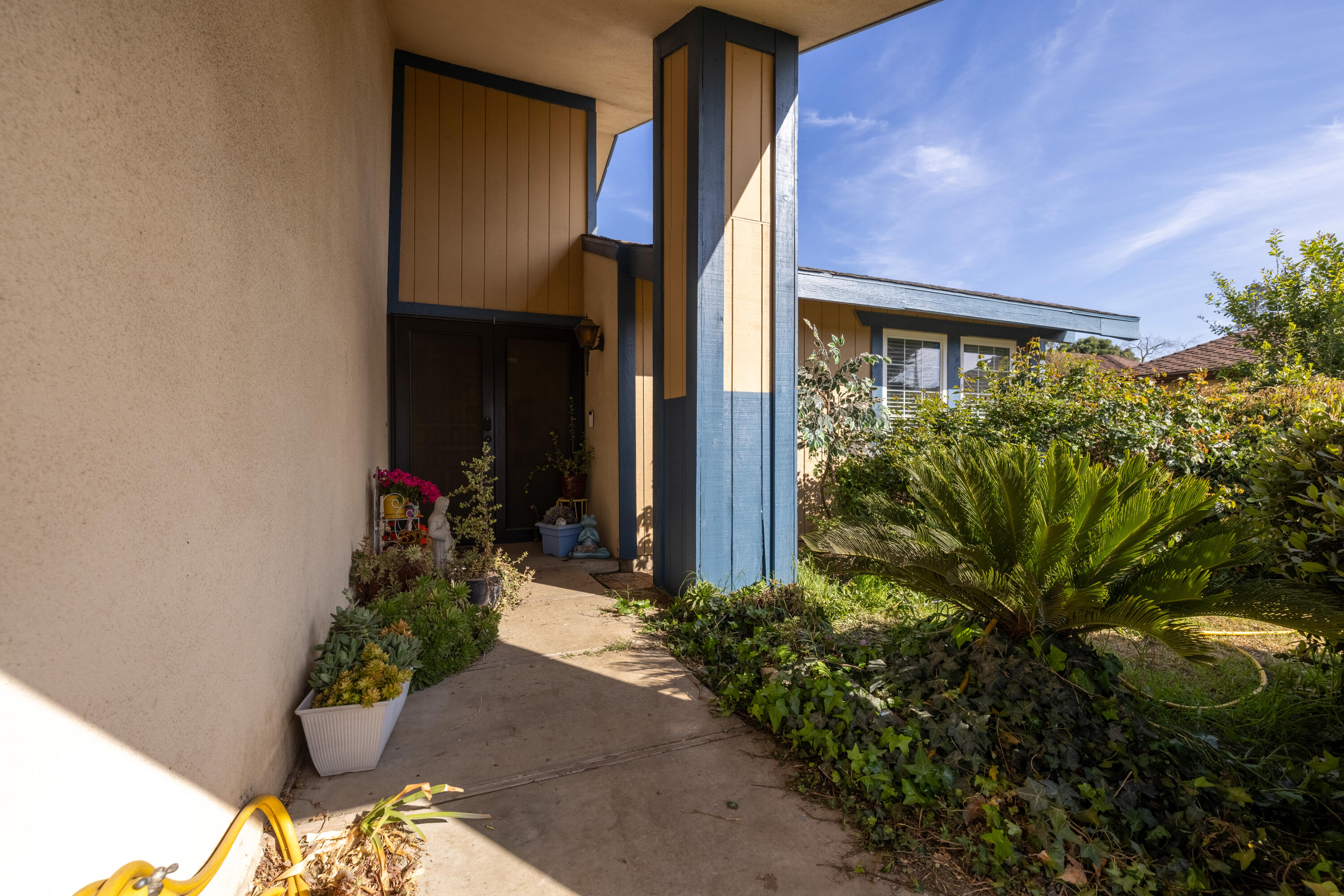 1352 N M St, Tulare, CA 93274