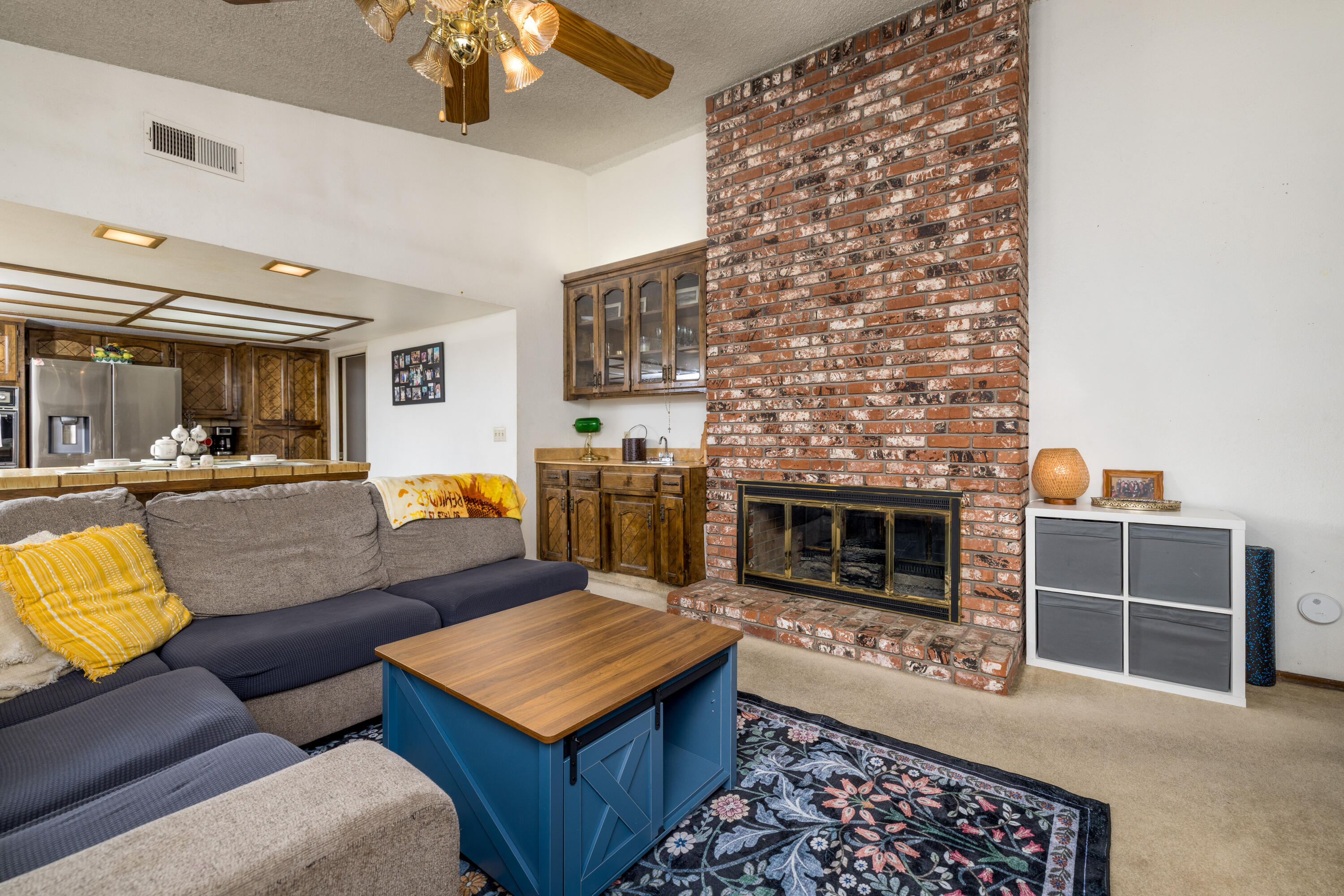 1352 N M St, Tulare, CA 93274