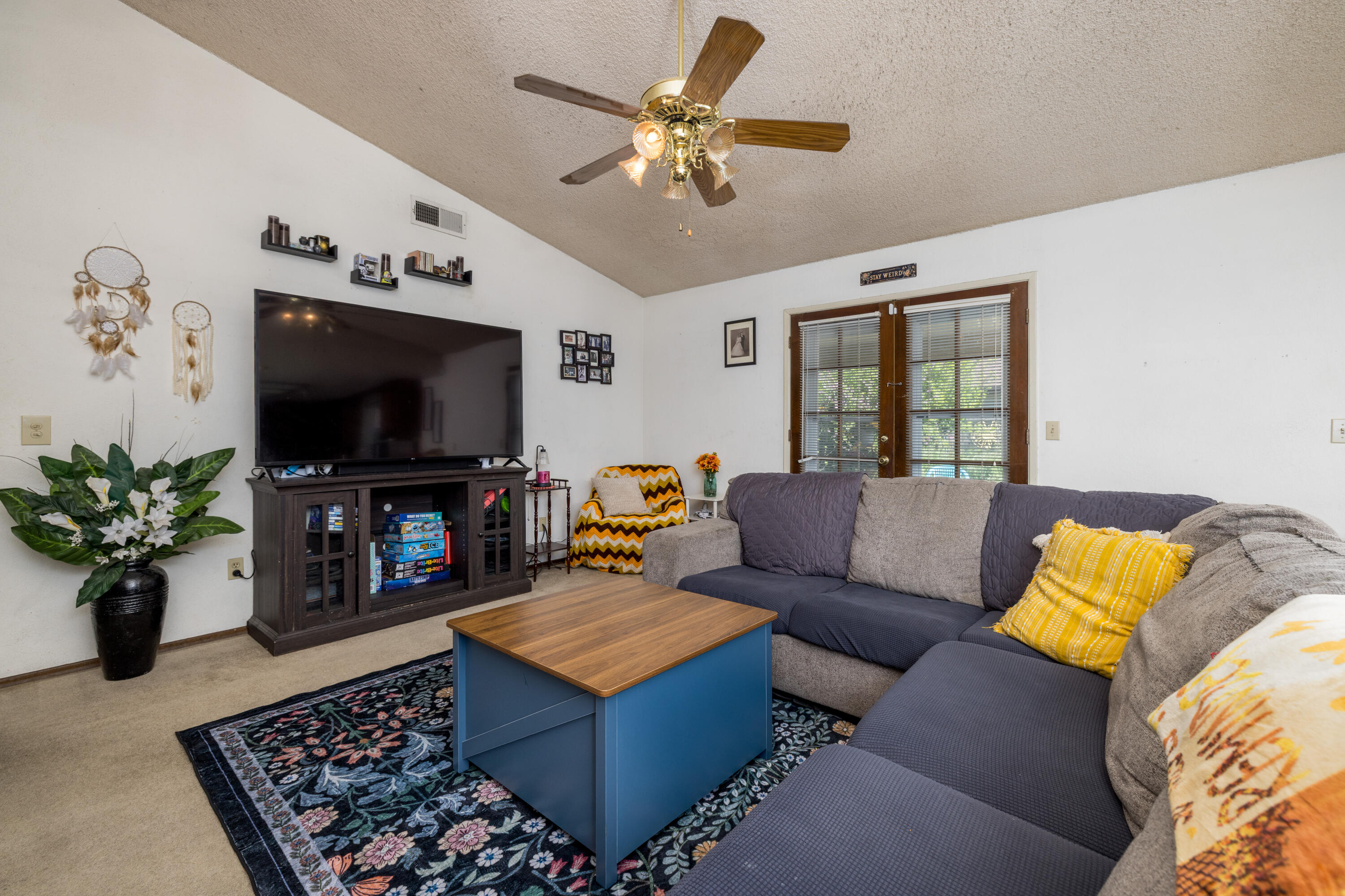 1352 N M St, Tulare, CA 93274