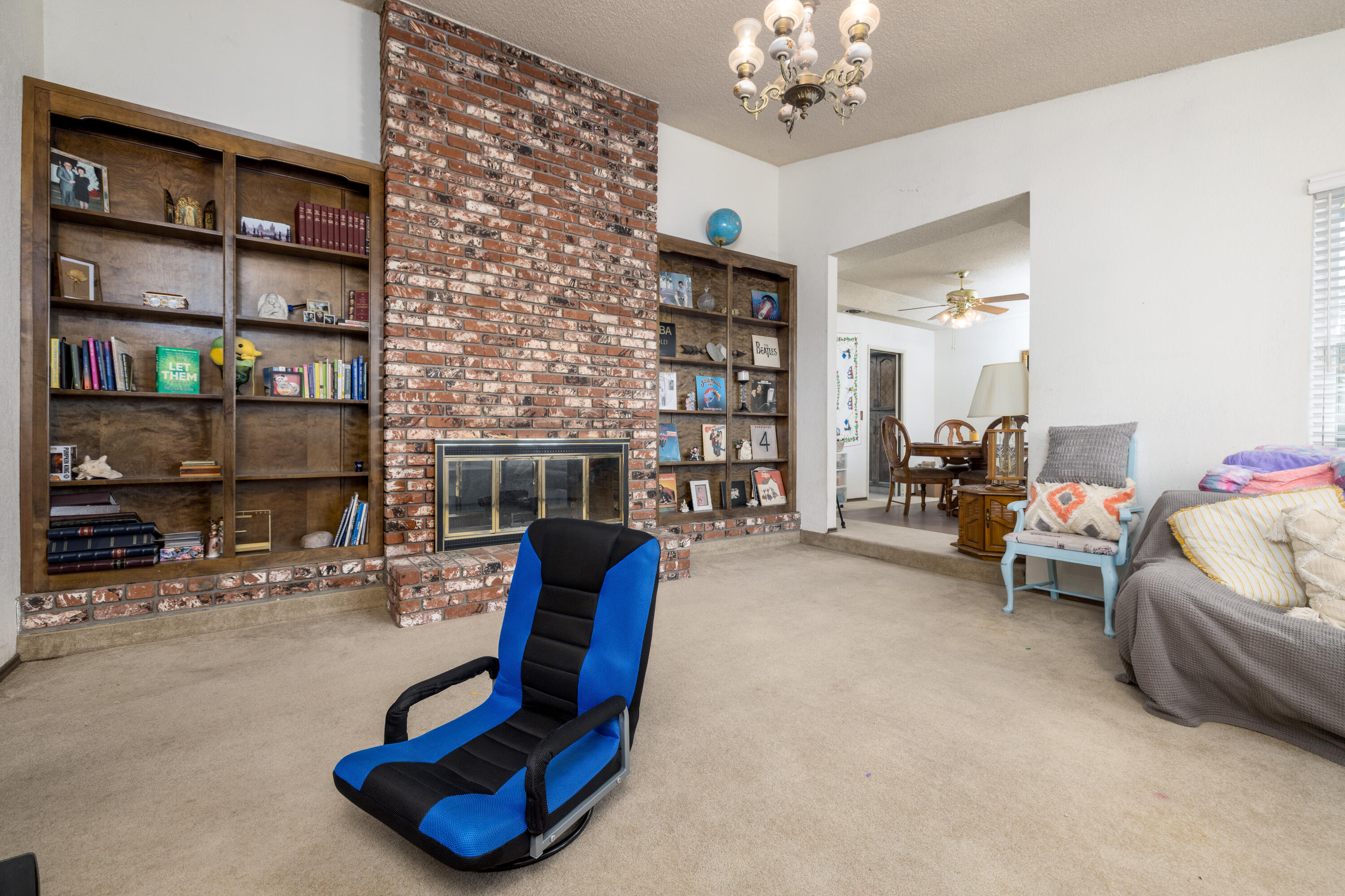 1352 N M St, Tulare, CA 93274