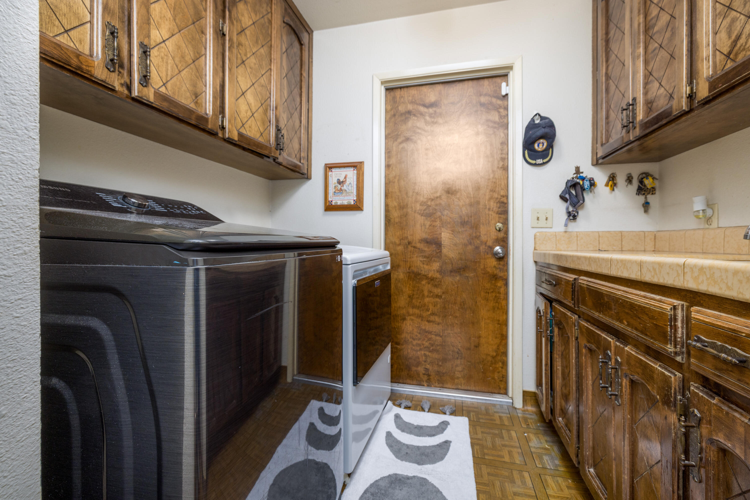 1352 N M St, Tulare, CA 93274