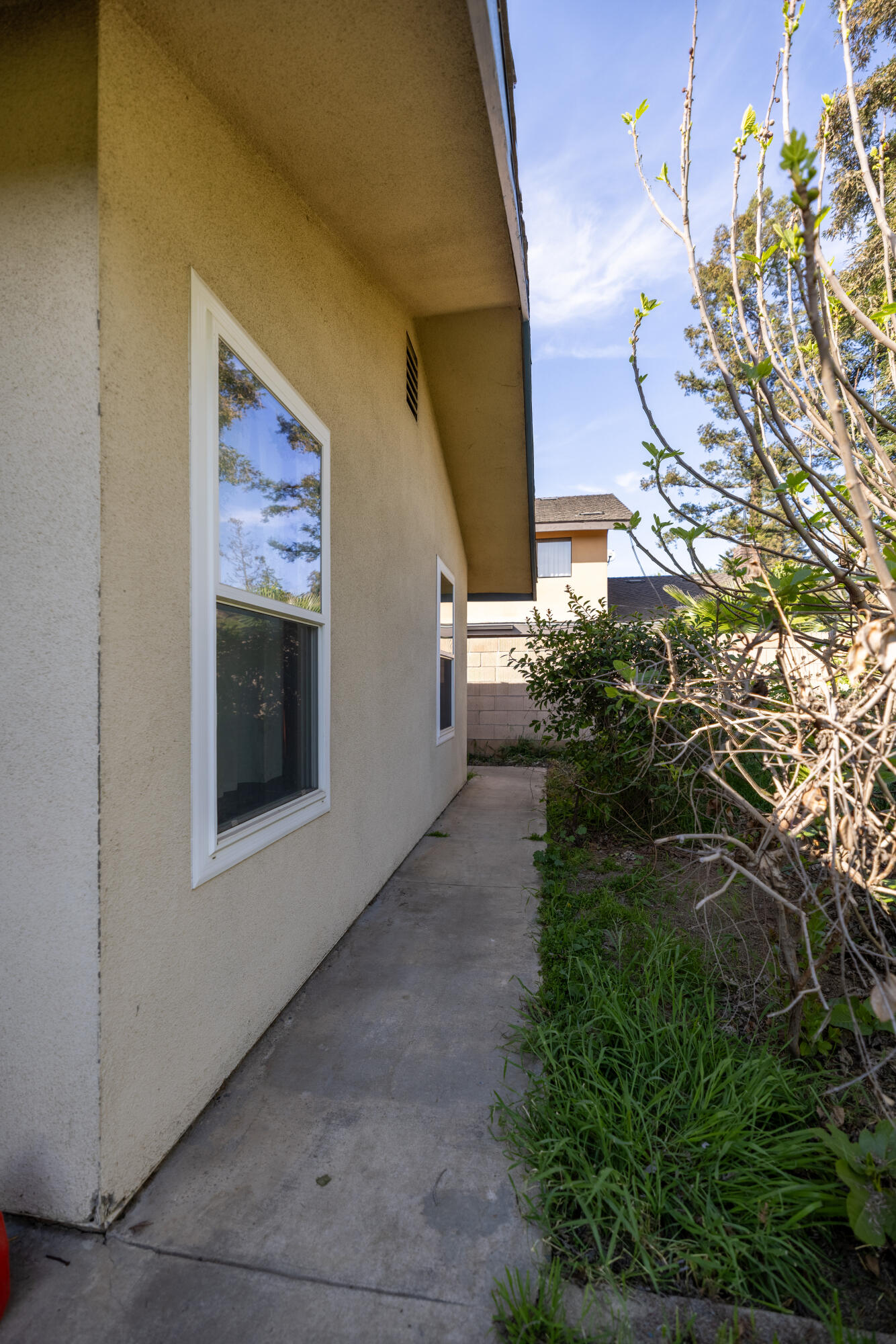 1352 N M St, Tulare, CA 93274