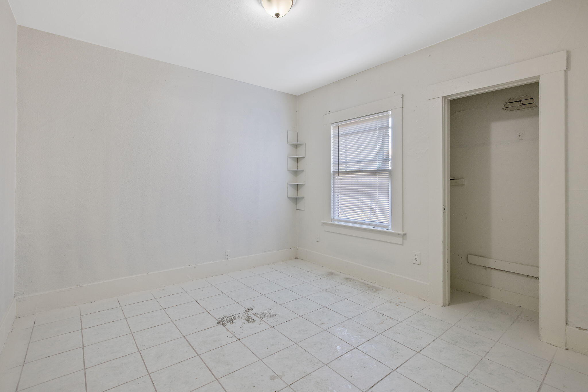 1247 N Ferger Ave, Fresno, CA 93728