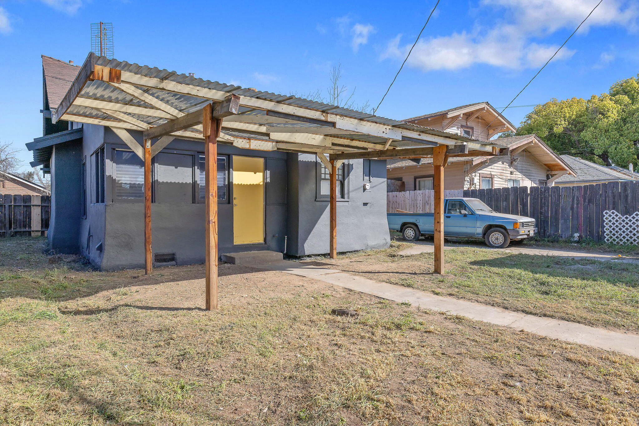 1247 N Ferger Ave, Fresno, CA 93728