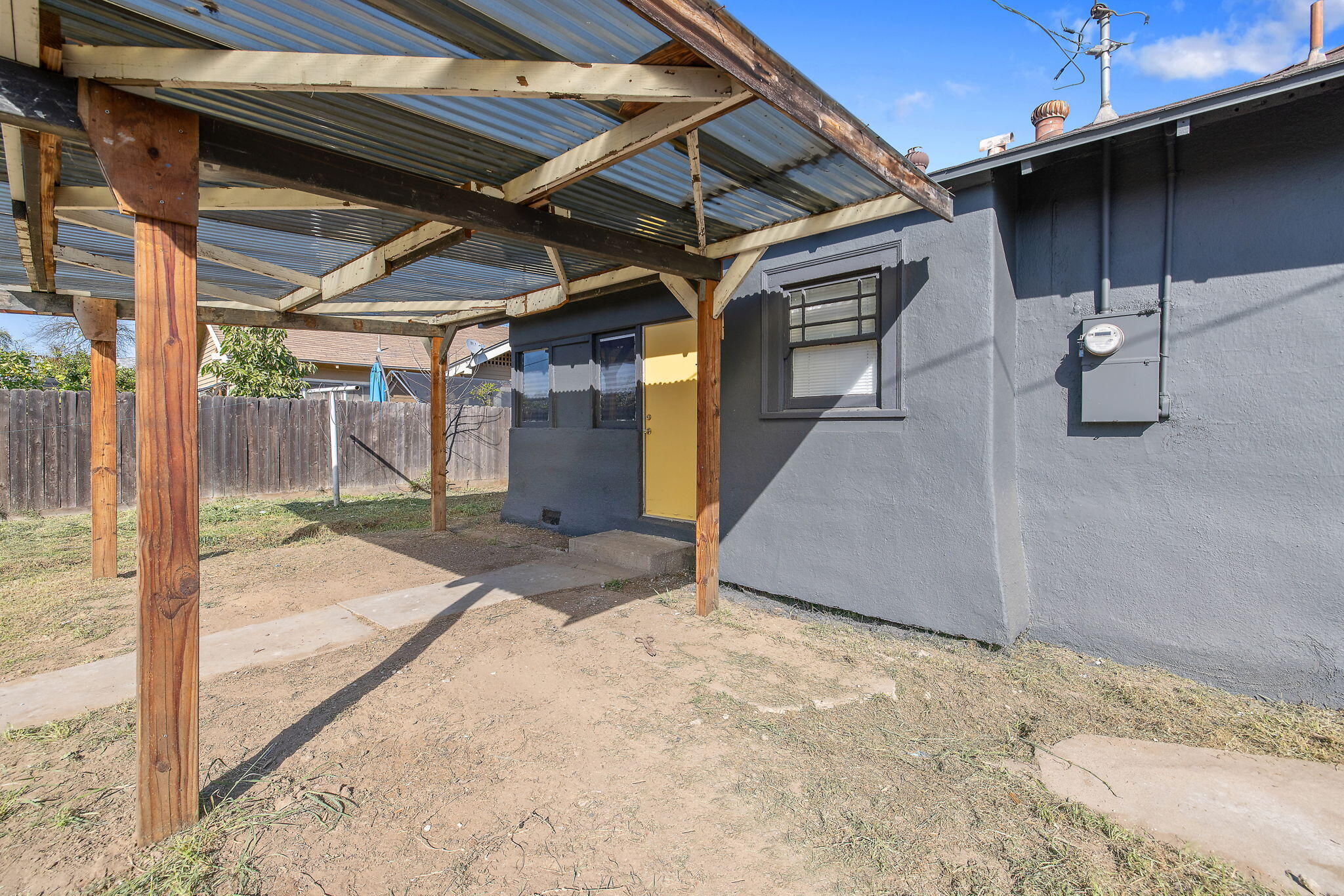 1247 N Ferger Ave, Fresno, CA 93728